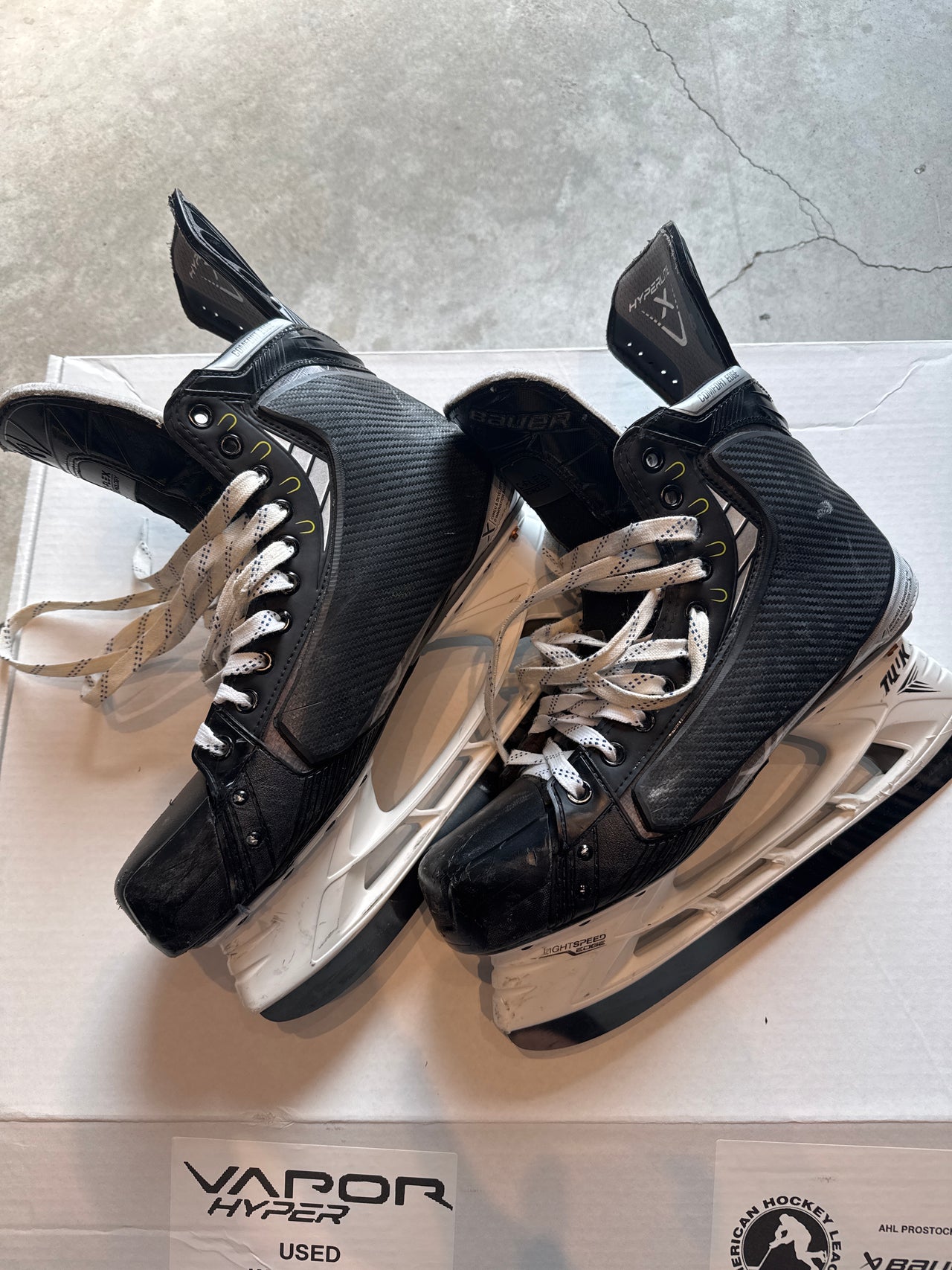 Bauer Hyperlite Skate Size 11.5 Used Regular Width AHL Pro Stock