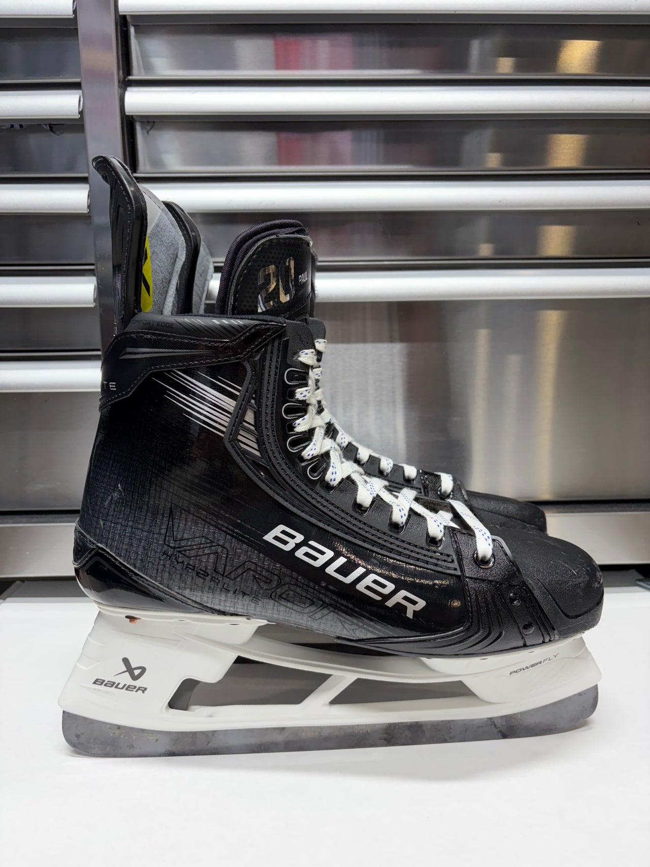Bauer Hyperlite2 Skate Size 11 FIT 2 (Like New) NHL Pro Stock