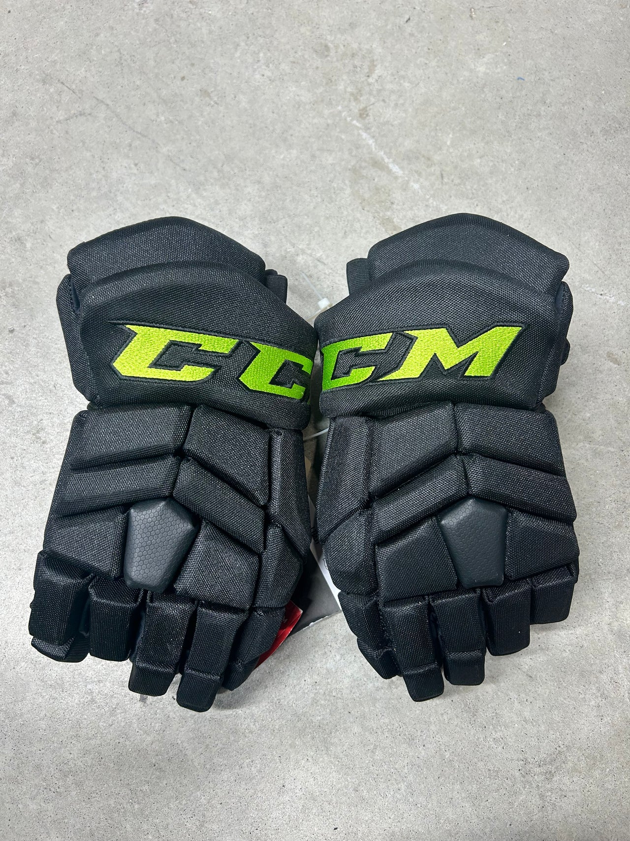 15” CCM HGTK Dallas Stars Hockey Gloves (New)