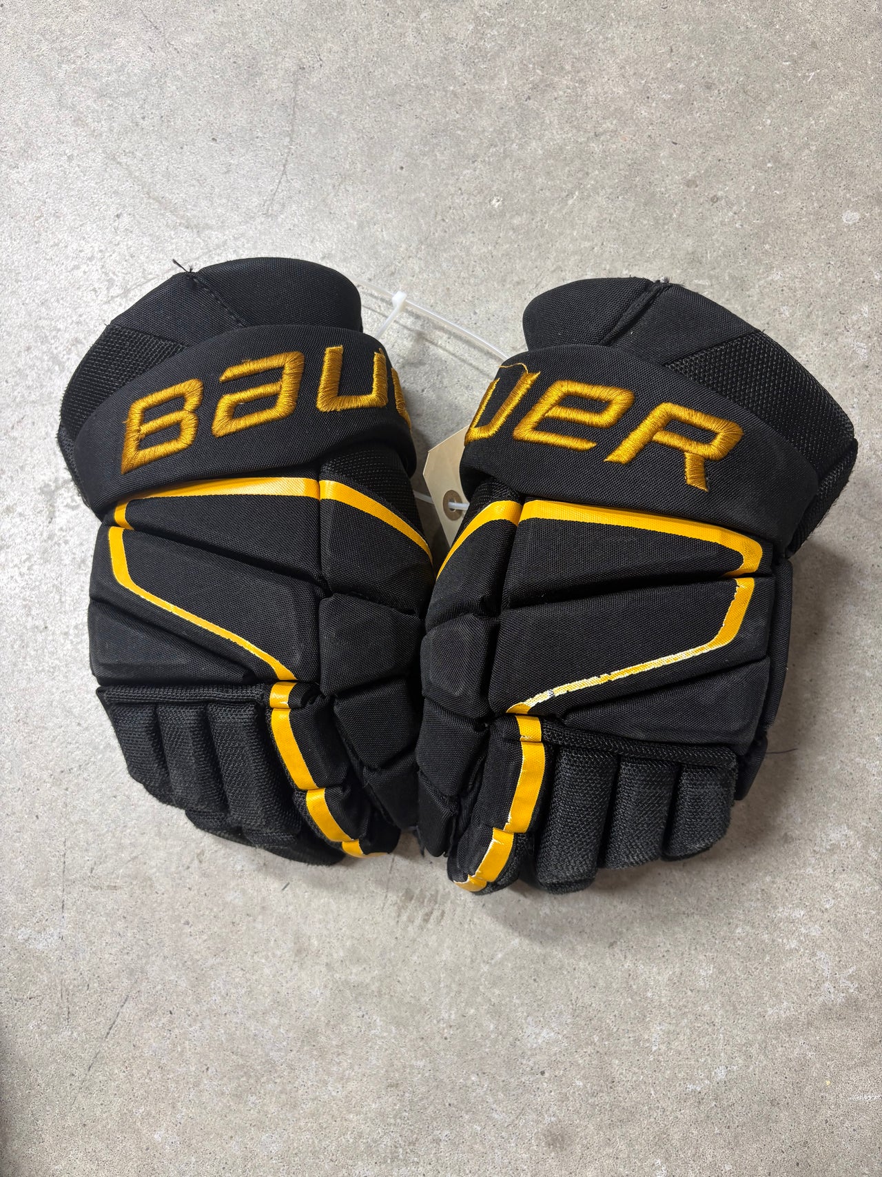 14” Bauer Vapor Hyperlite Gloves NCAA Used