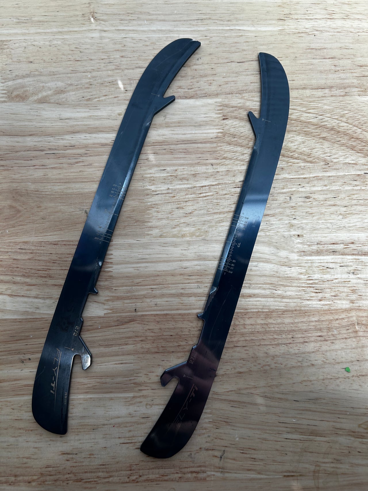 272mm Bauer FLY-TI Used (Like New) NHL DALLAS STARS Pro Stock (Blade/Runner)