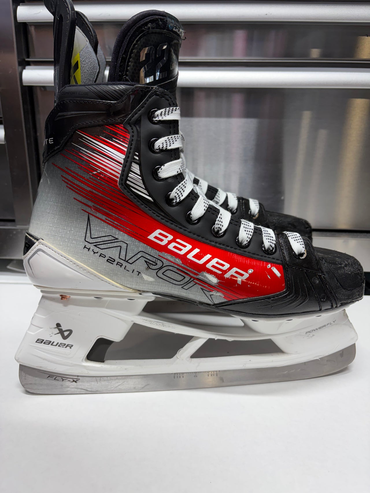 Bauer Hyperlite2 Skate Size 10.5 FIT 2 (Used) NHL Pro Stock