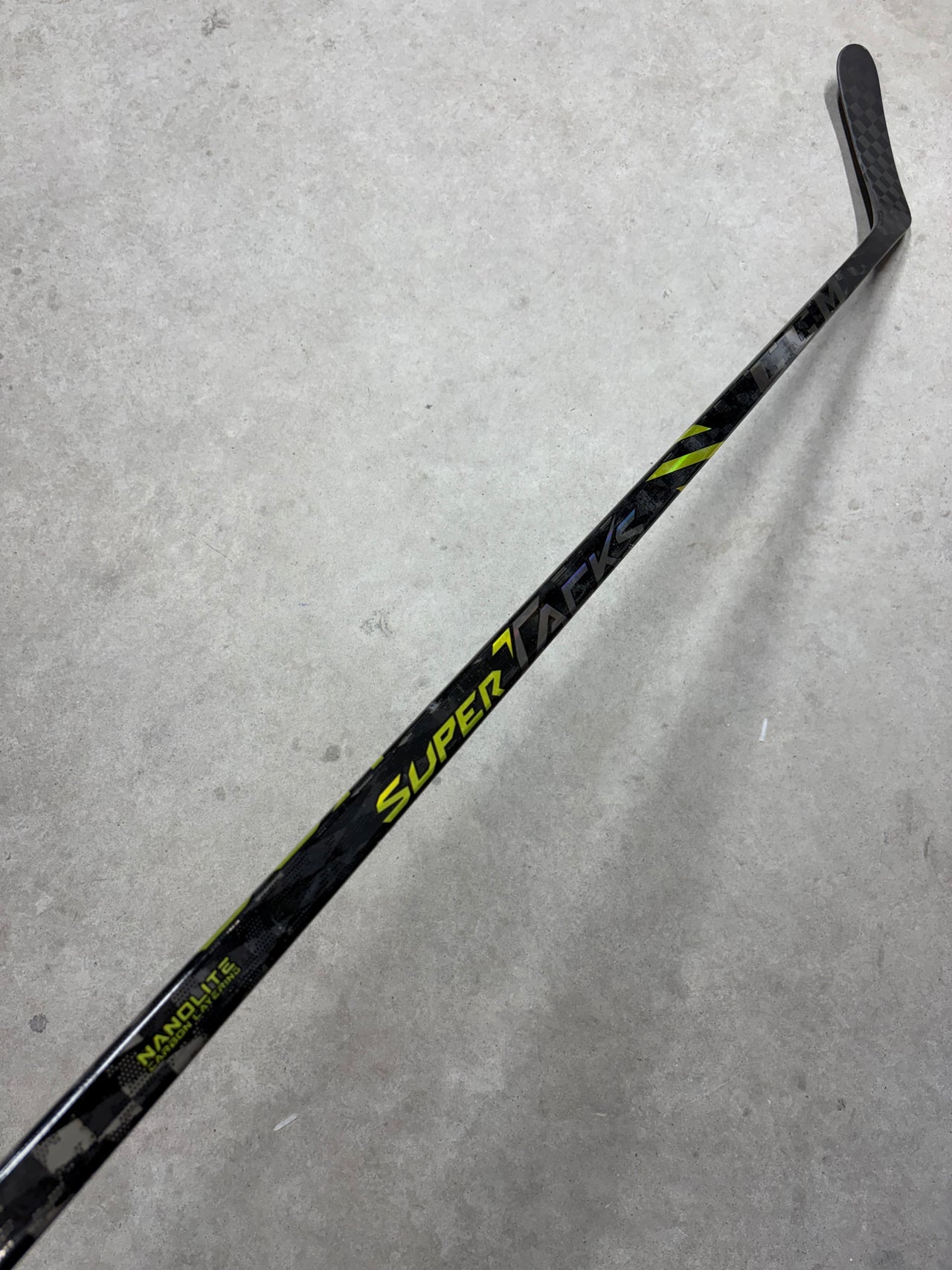 Left Hand 85 Flex P28M CCM Super Tacks AS4 Pro Stock (New)