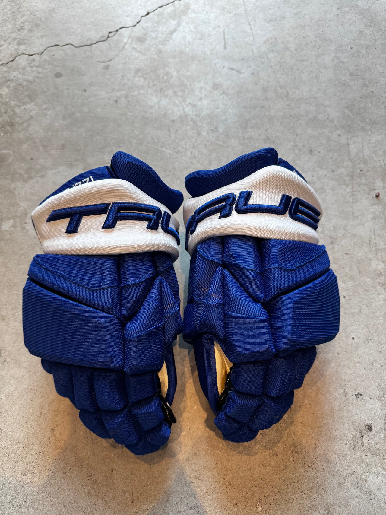 13” True Catalyst Custom Toronto Maple Leafs Tyler Burtuzzi Hockey Gloves New