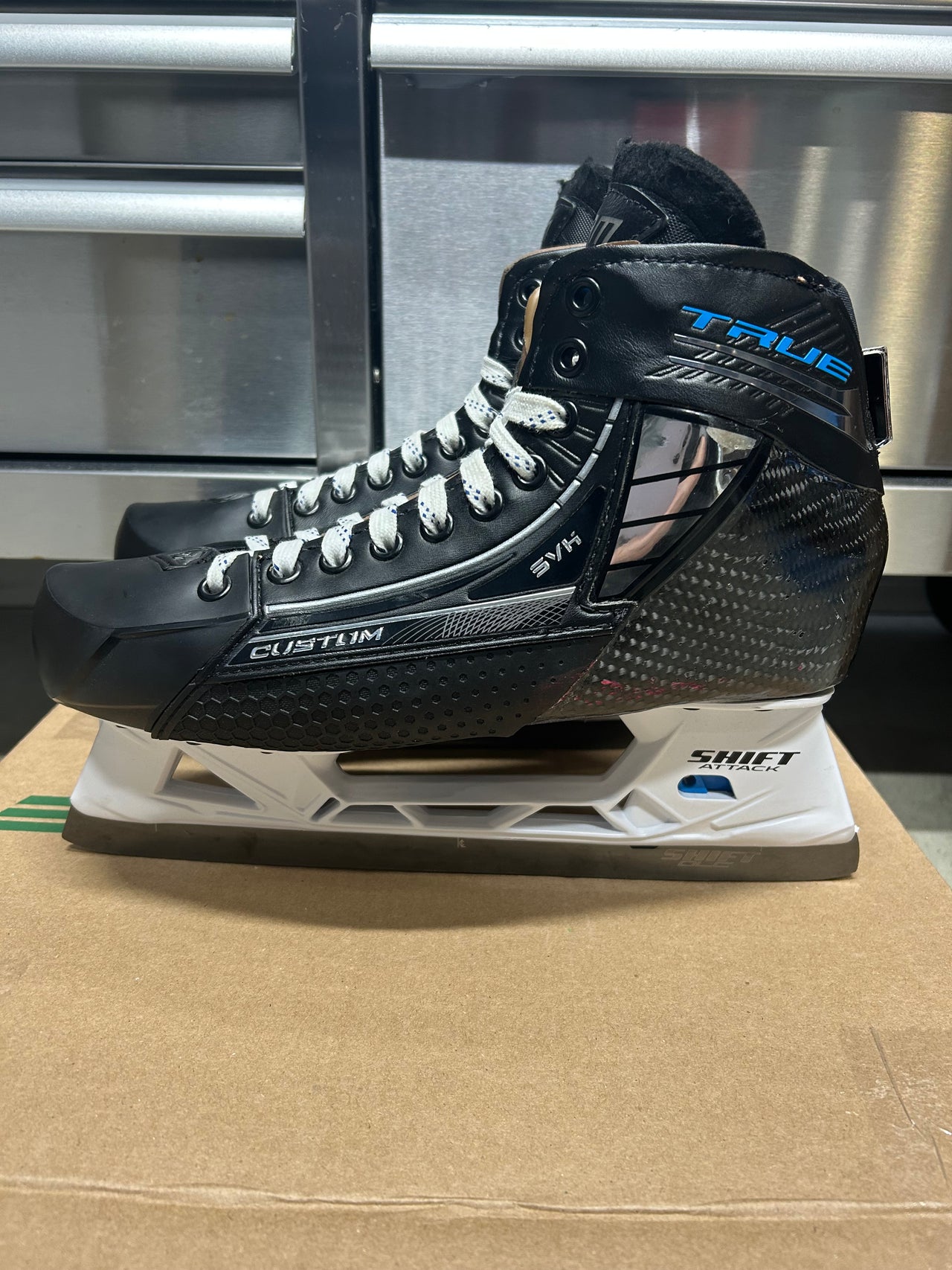 True SVH Custom Pro Goalie Skate Size 9 Regular Width NHL Pro Stock (New)
