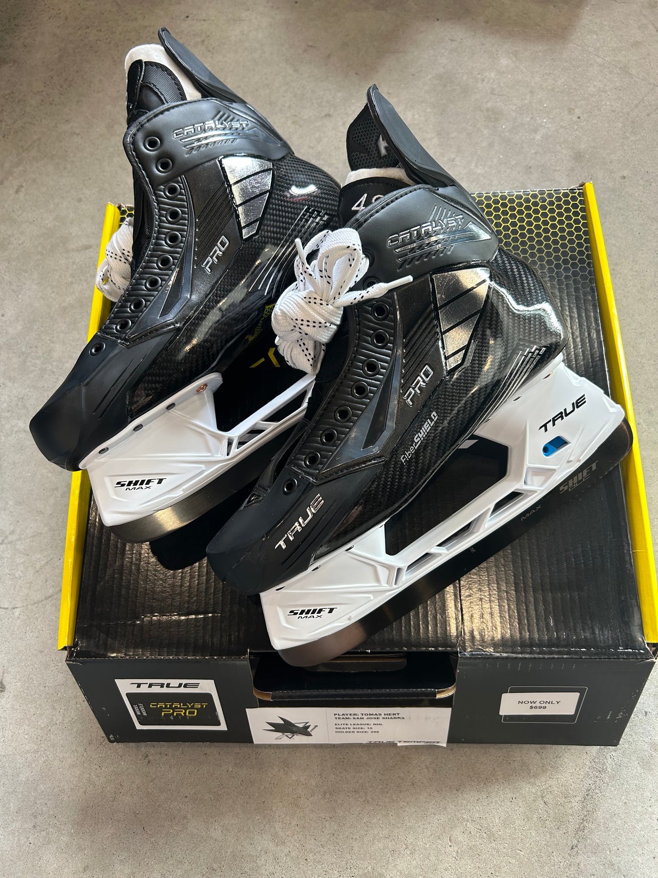 True Catalyst Pro Skate Size 10 New Regular Width Tomas Hertl Pro Stock
