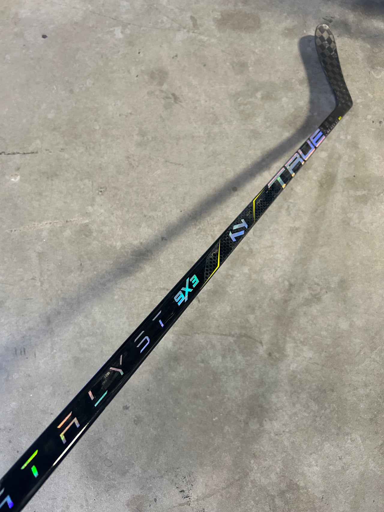 TRUE CATALYST 9x3 - 70 FLEX - P28- LEFT HAND - NEW