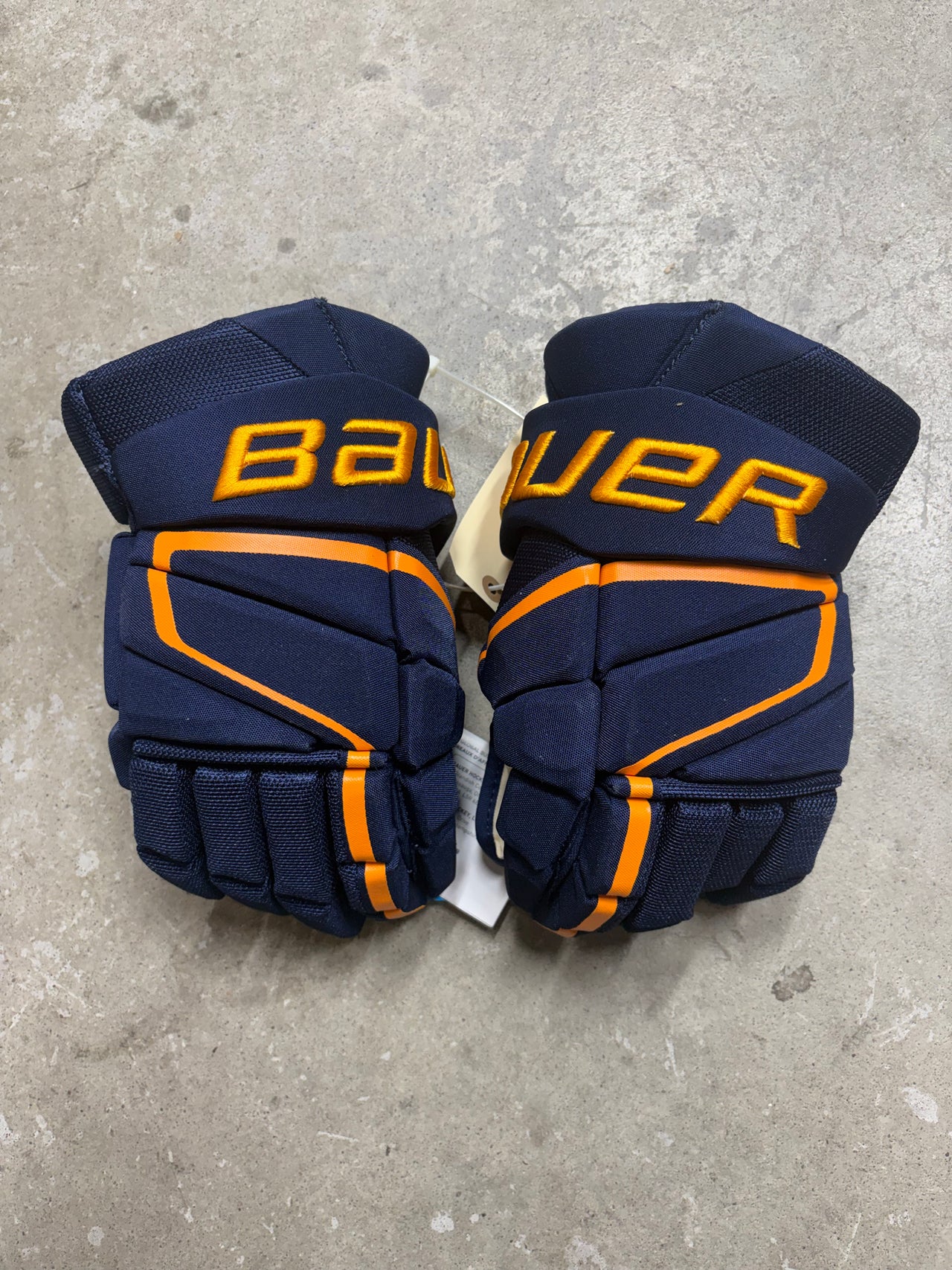 14โ Bauer Vapor Hyperlite Gloves NCAA (New)