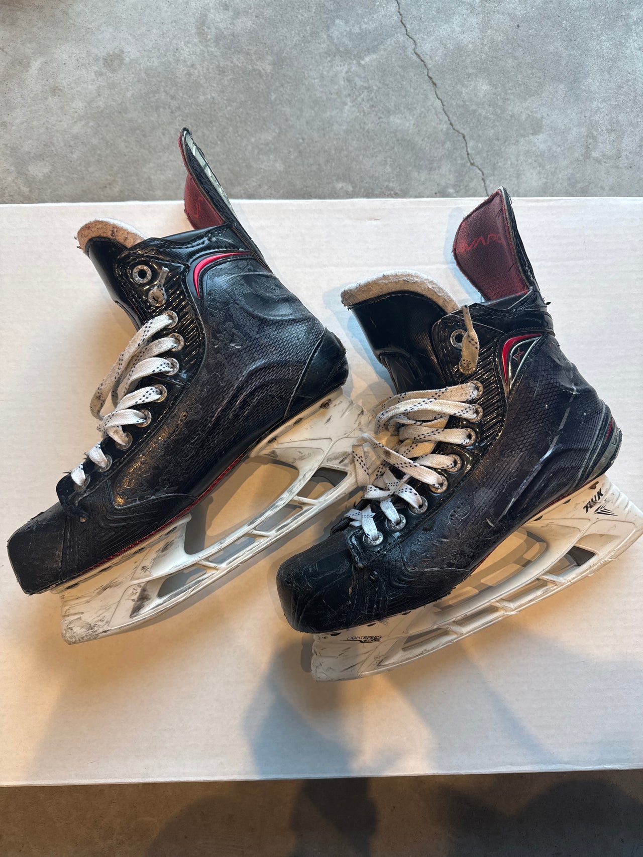 Bauer Vapor 1X Skate Size 8 Used Regular Width NCAA Pro Stock