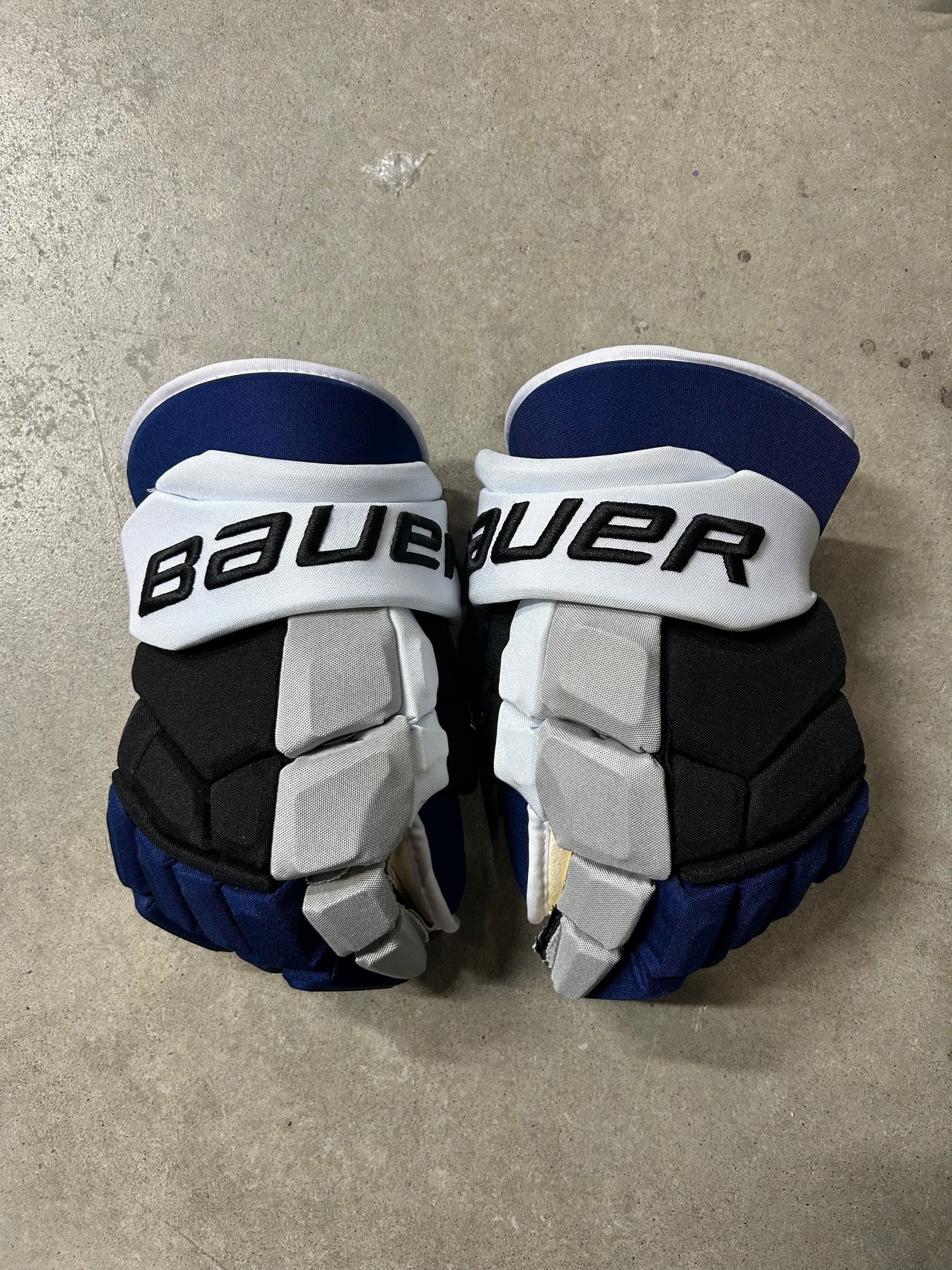 14” Bauer Supreme Ultrasonic Gloves Tampa Bay Lightning NHL Pro Stock