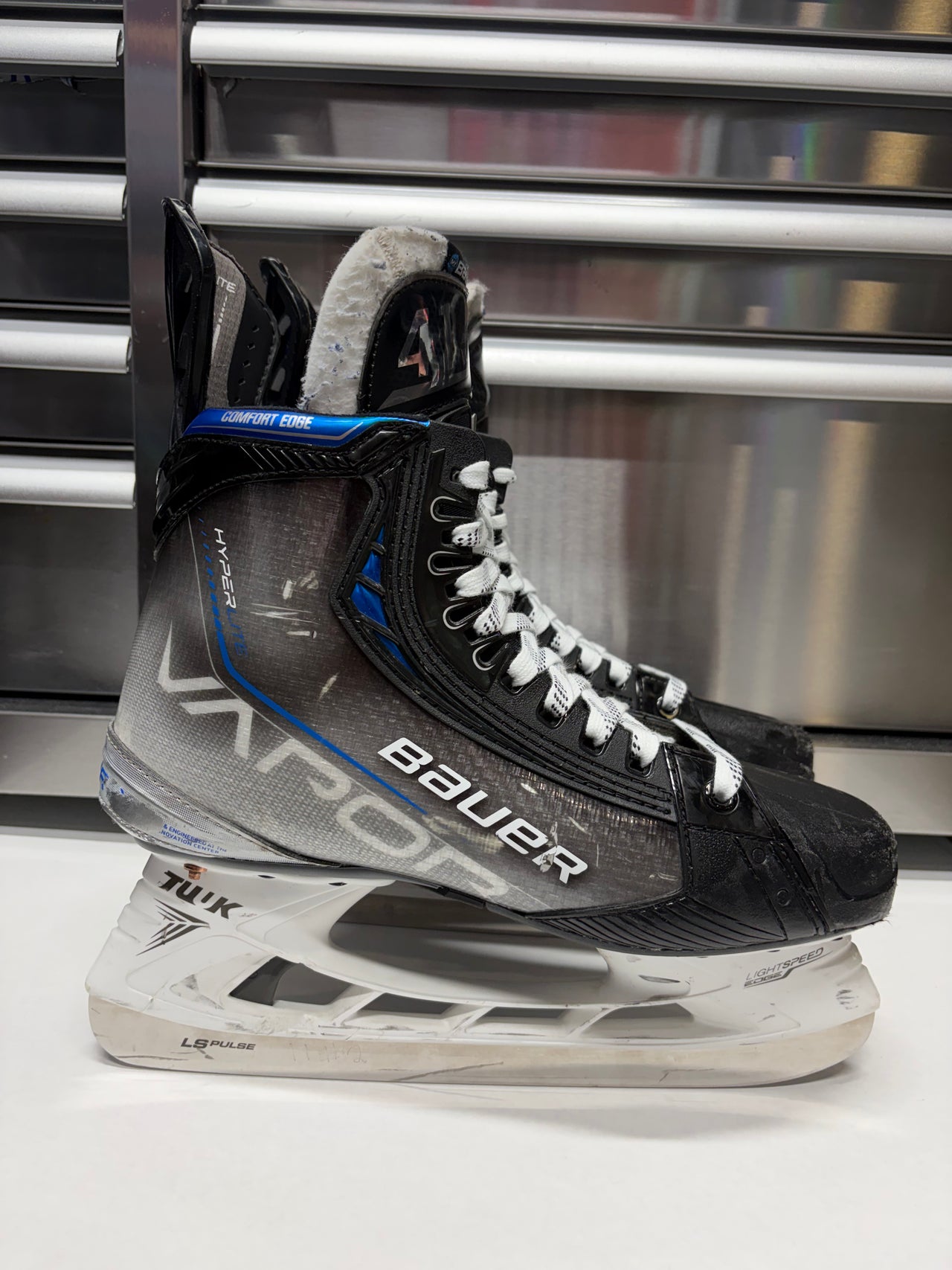 Bauer Hyperlite Skate Size 9 FIT 1 (Used) OHL Pro Stock