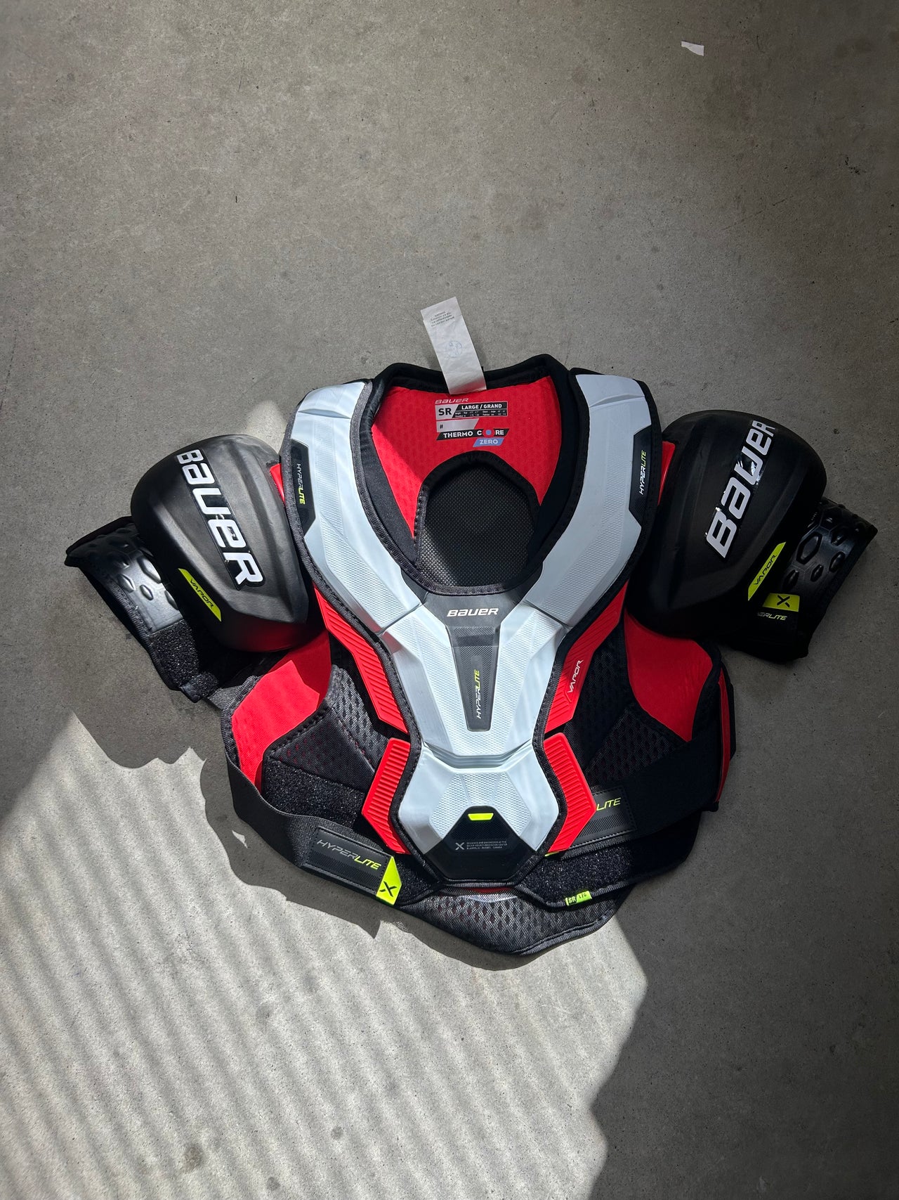 Senior Large Bauer Vapor Hyperlite NHL Pro Stock Shoulder Pads (New) Buffalo Sabres