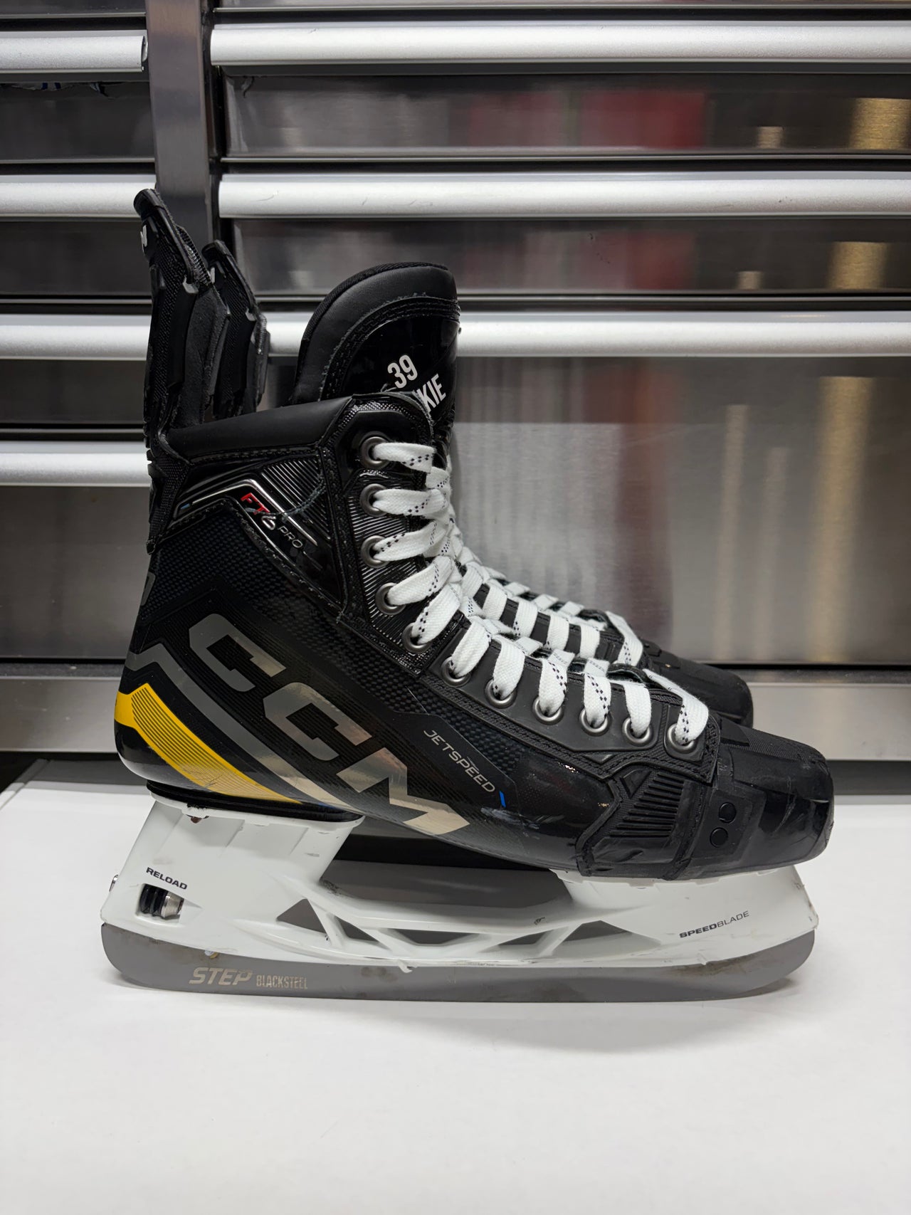 CCM FT6 Pro Size 9.5 Regular Width (Like New) MORGAN GEEKIE Pro Stock