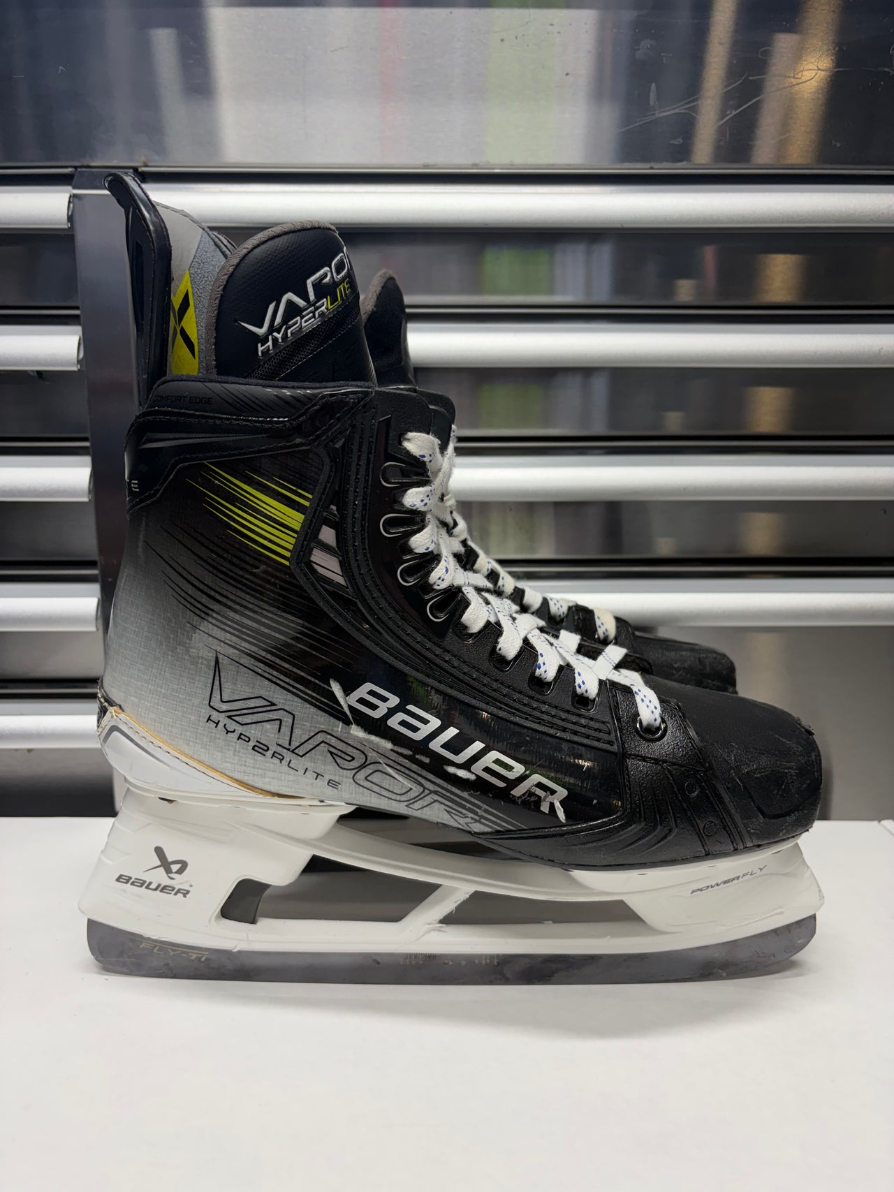 Bauer Hyperlite2 Skate Size 10 FIT 2 (Used) NHL Pro Stock