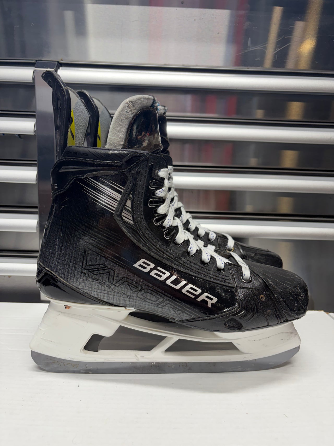 Bauer Hyperlite2 Skate Size 9.5 FIT 3 (Used) NHL Pro Stock