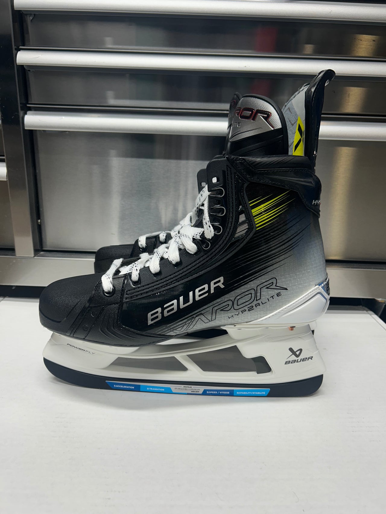 Bauer Hyperlite2 Skate Size 10.5 FIT 1 New OHL Pro Stock