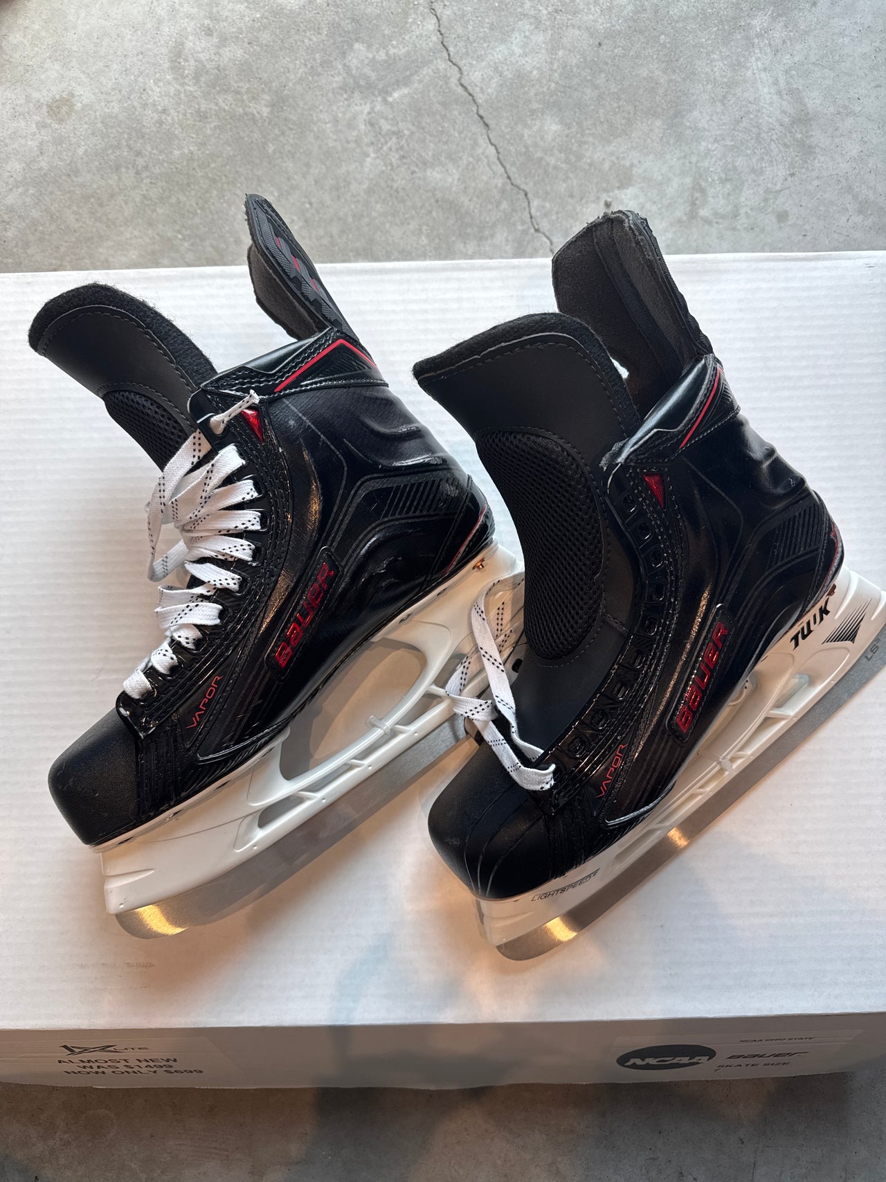 Bauer Vapor 1X Skate Size 7 New Regular Width NCAA Pro Stock
