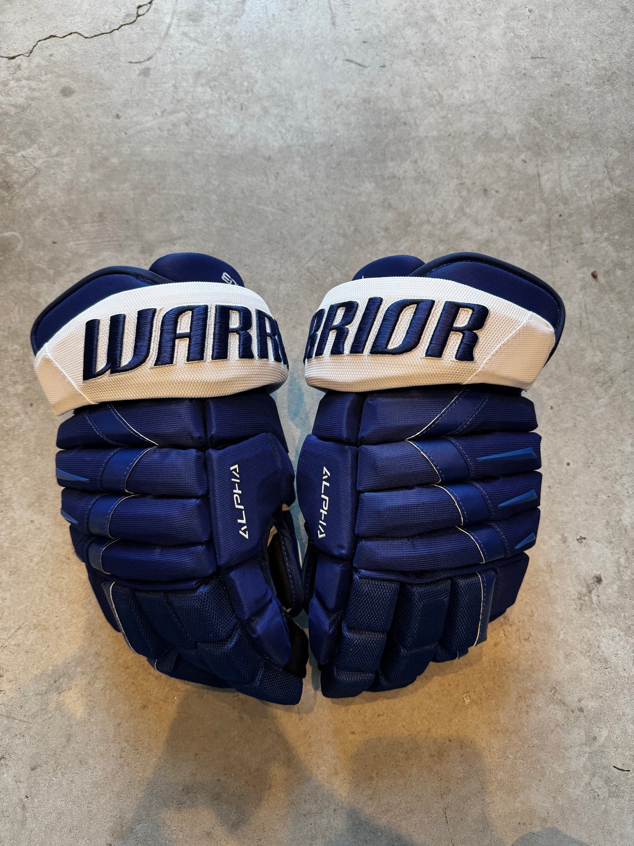15β Warrior Alpha Custom Joel Edmundson Hockey Gloves New