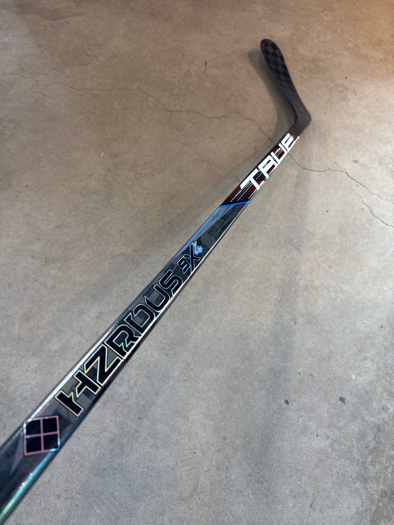 TRUE CATALYST 9x4 - 70 FLEX - P28- LEFT HAND - NEW