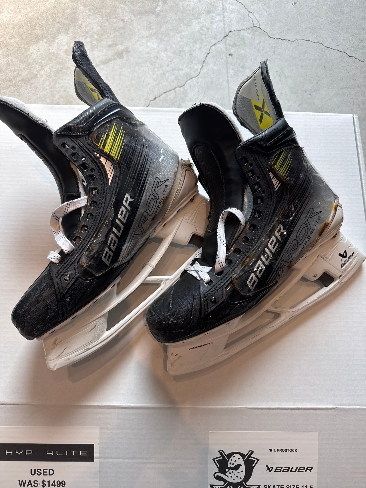 Bauer Hyperlite 2 Skate Size 11.5 Used Regular Width Anaheim Ducks Pro Stock
