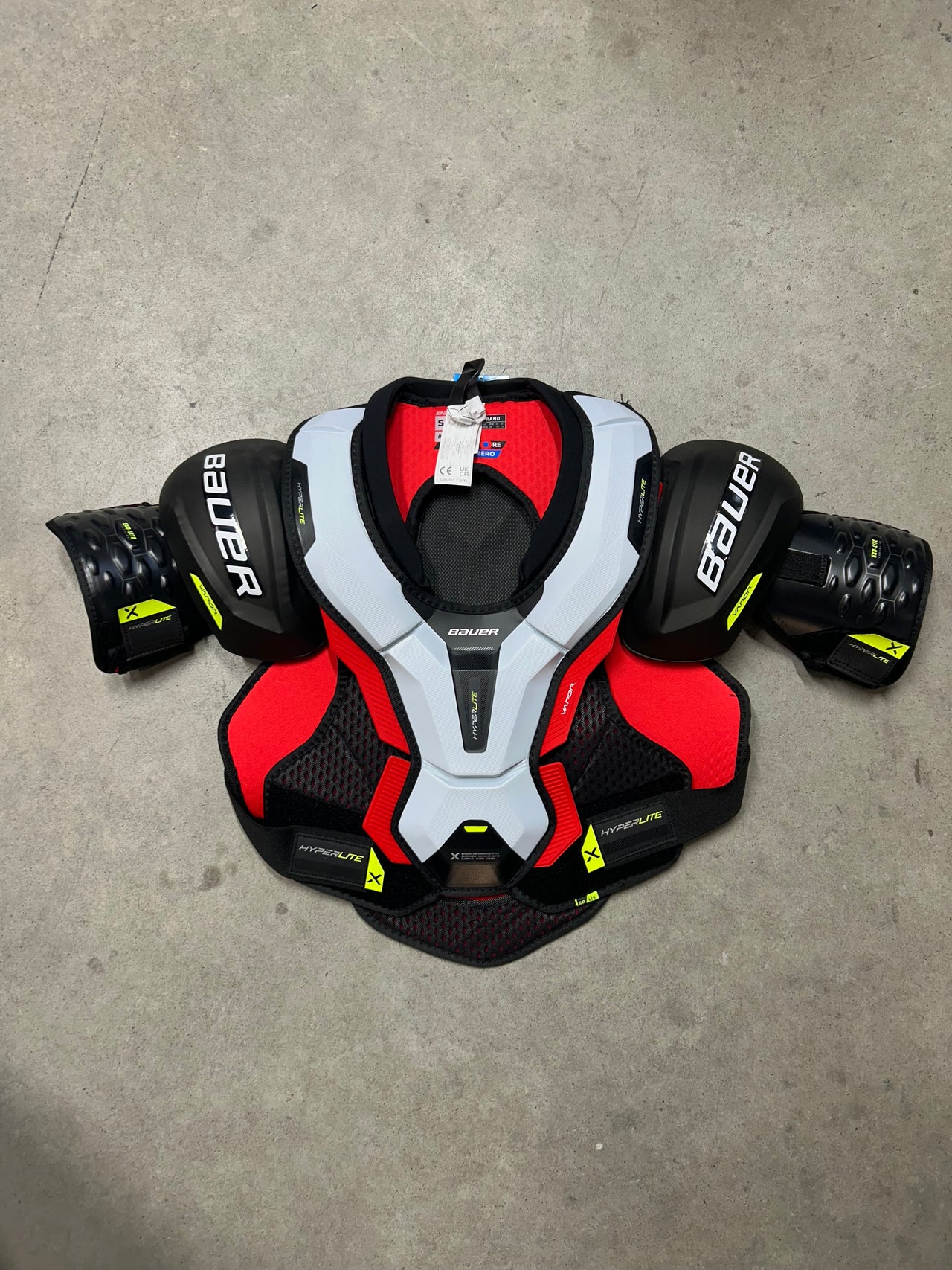 Senior Large Bauer Vapor Hyperlite NHL Pro Stock Shoulder Pads (New) Nashville Predators