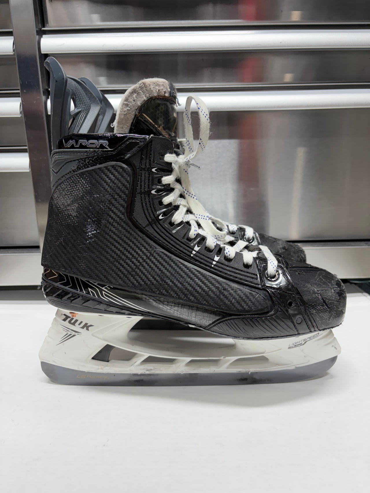 Bauer Vapor Flylite Skate Size 9 FIT 1 NHL (Game Used) Pro Stock