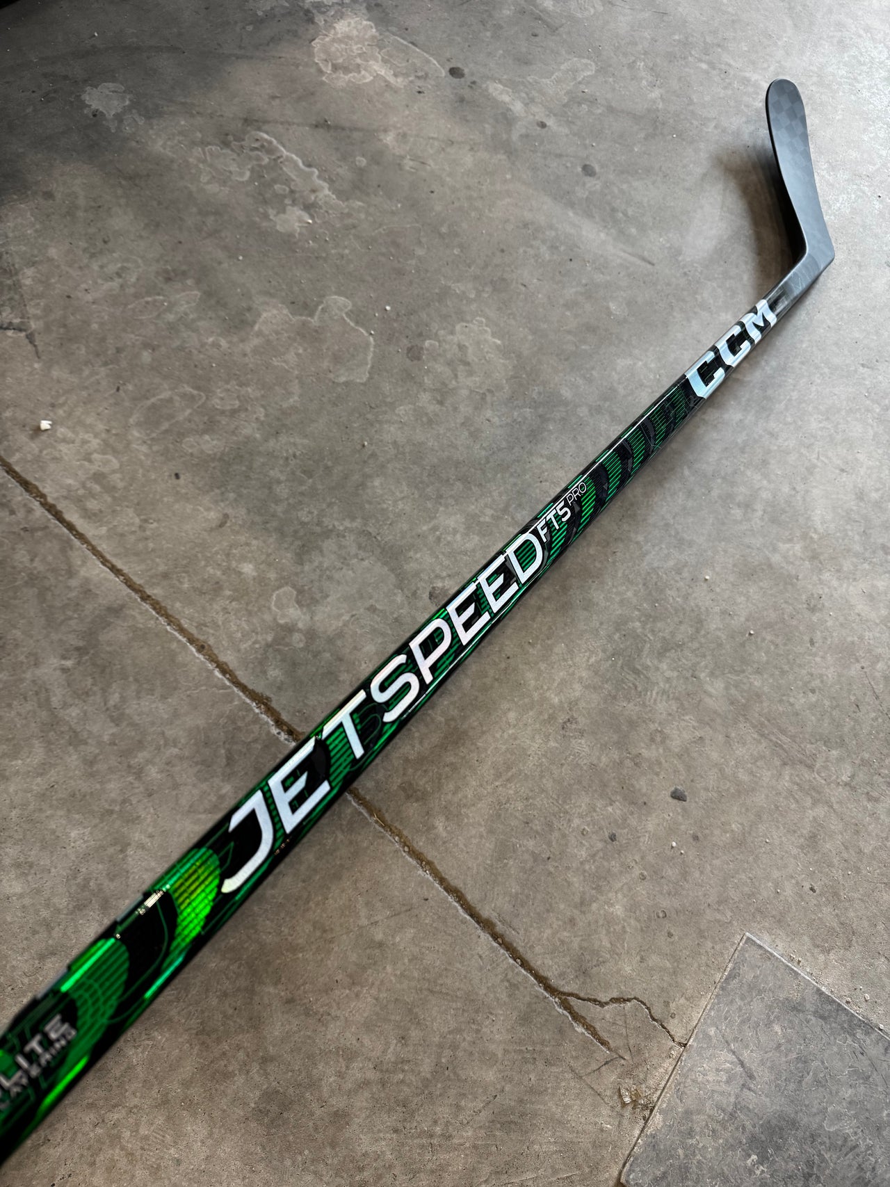 CCM JETSPEED FT5 PRO - 85 FLEX - P90TM - LEFT HAND - NEW