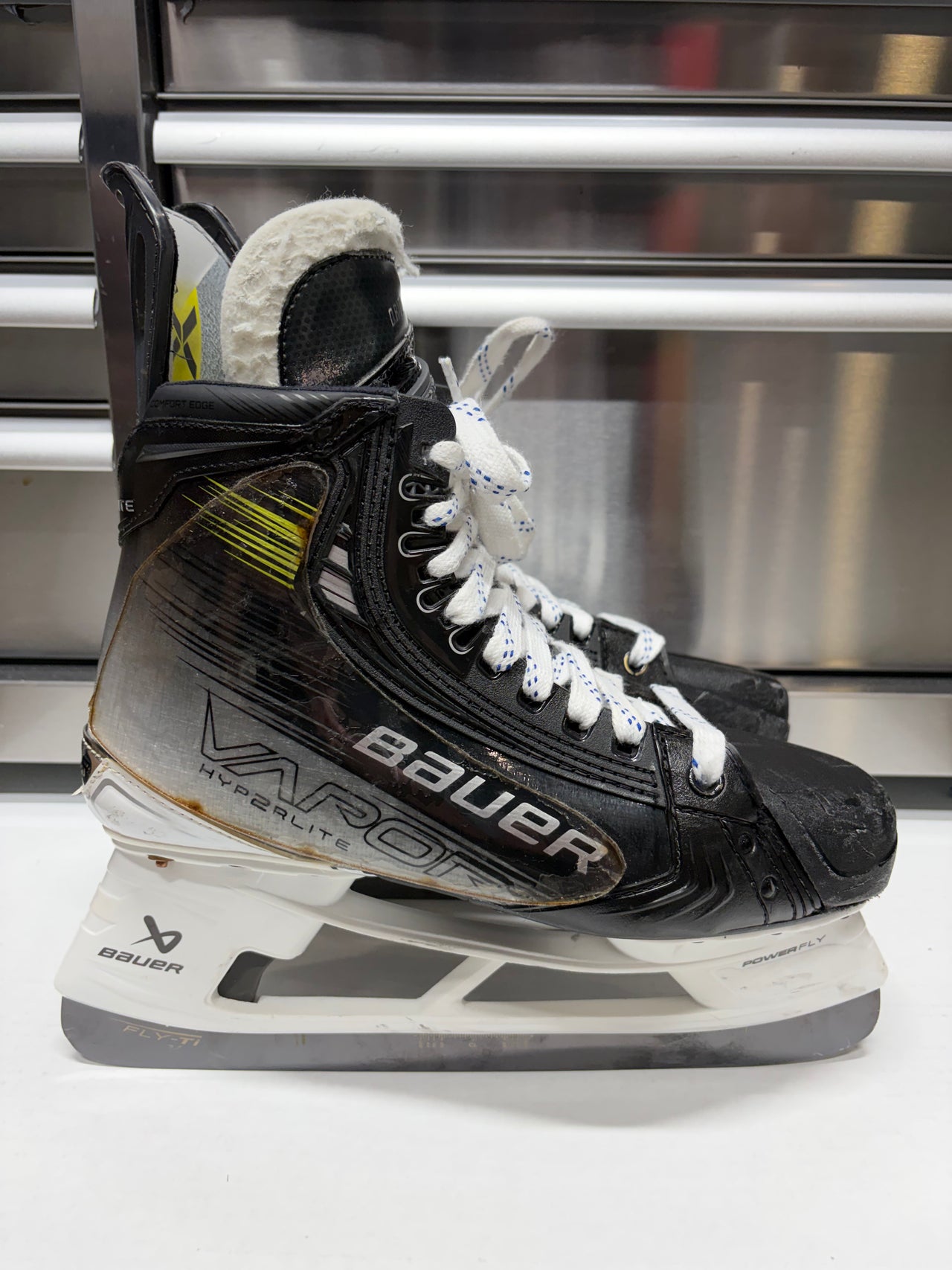 Bauer Hyperlite2 Skate Size 9.5 FIT 3 (Used) NHL Pro Stock