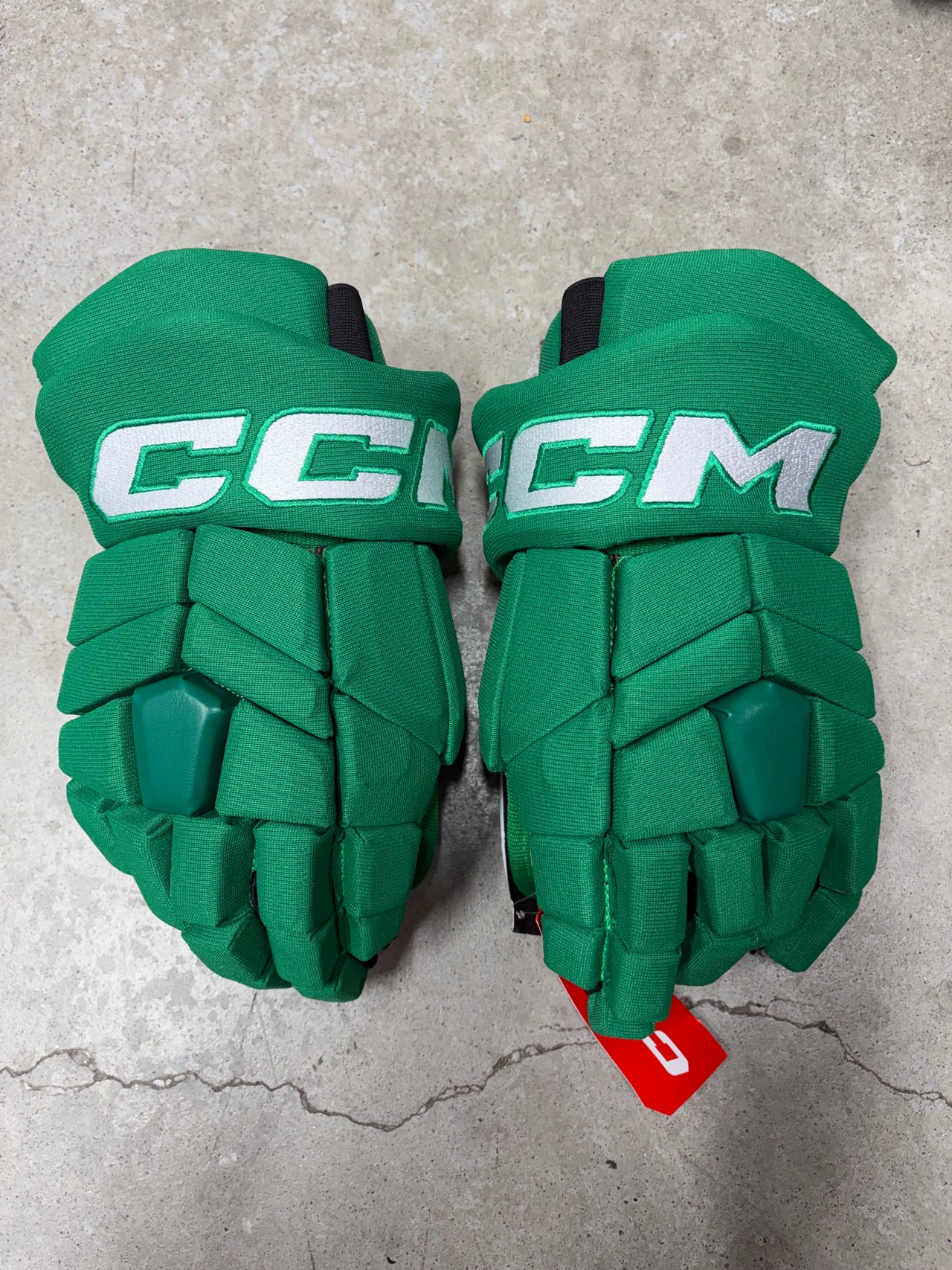 15โ CCM Pro Toronto Maple Leafs (ST Pats) Extremely Rare Hockey Gloves (New)
