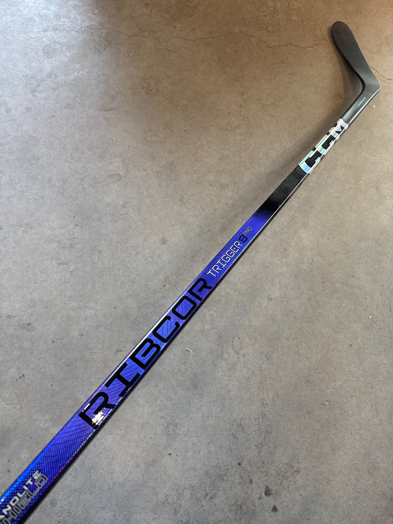 CCM TRIGGER 8 PRO - 95 FLEX - P28 - LEFT HAND - NEW