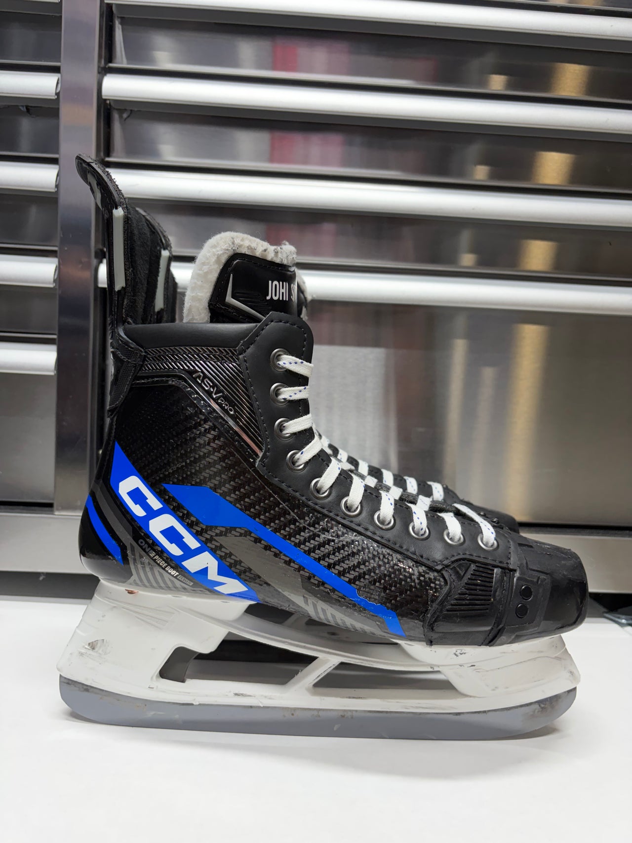 CCM AS-V Pro Size 9 Regular Width (Used) NHL Pro Stock