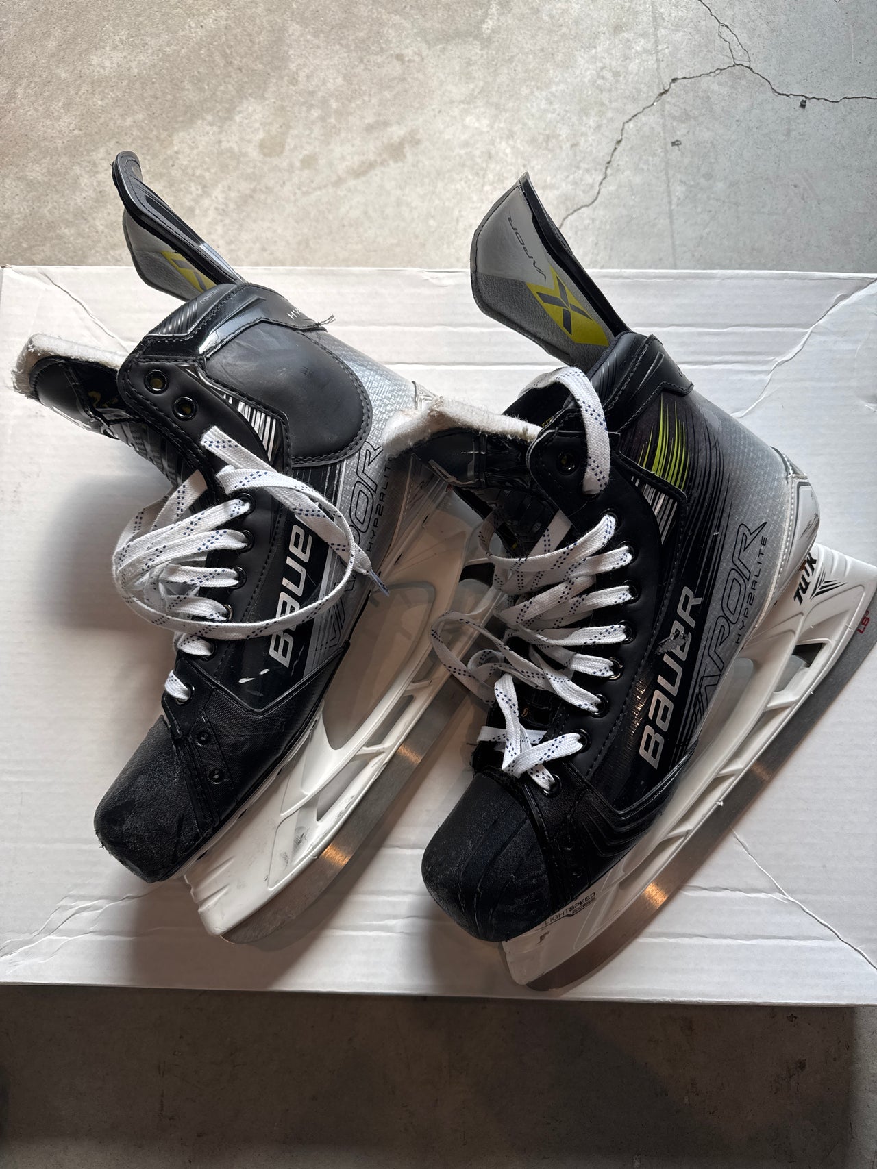 Bauer Hyperlite 2 Skate Size 11.5 New Regular Width Roope Hintz Pro Stock