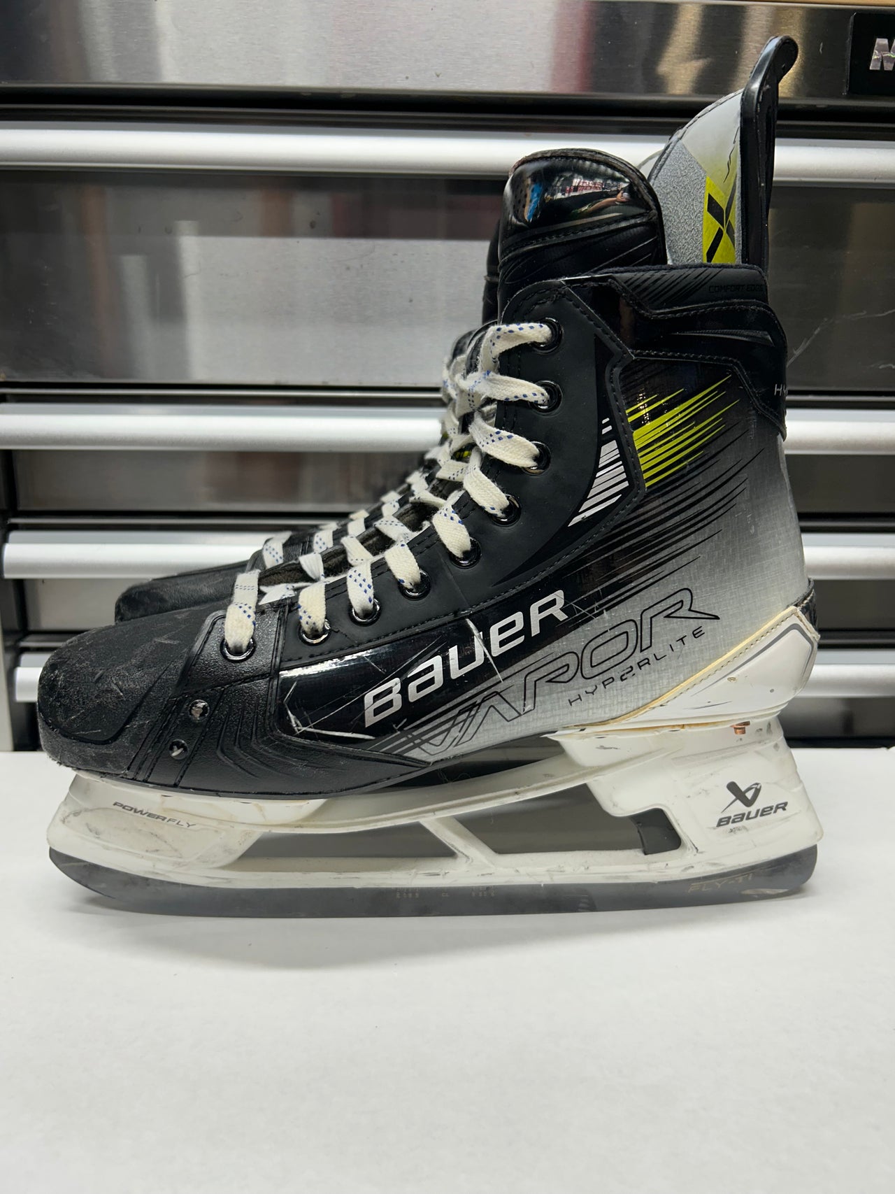 Bauer Hyperlite2 Skate Size 10.5 FIT 2 (Used) NHL Pro Stock