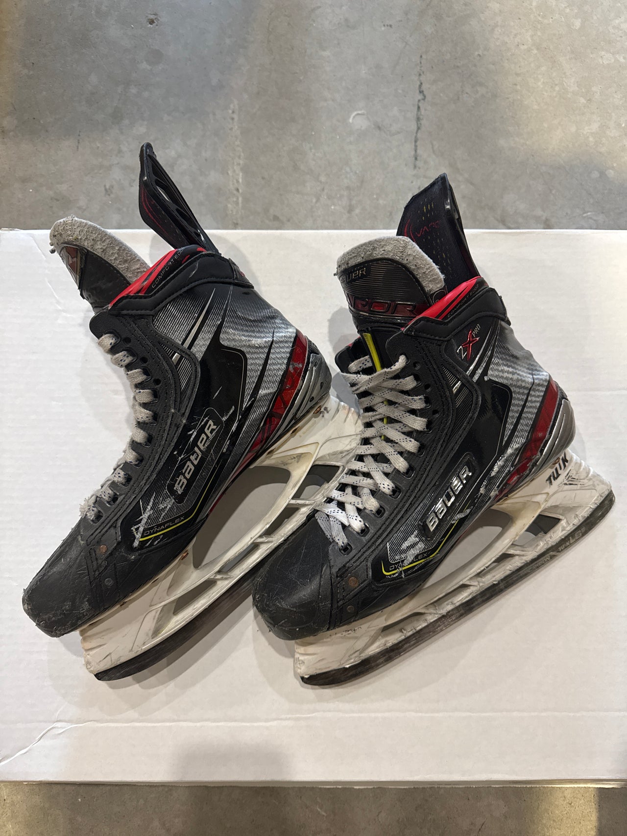 BAUER 2x PRO Skate Size 8.5 Used Regular Width Pro Stock