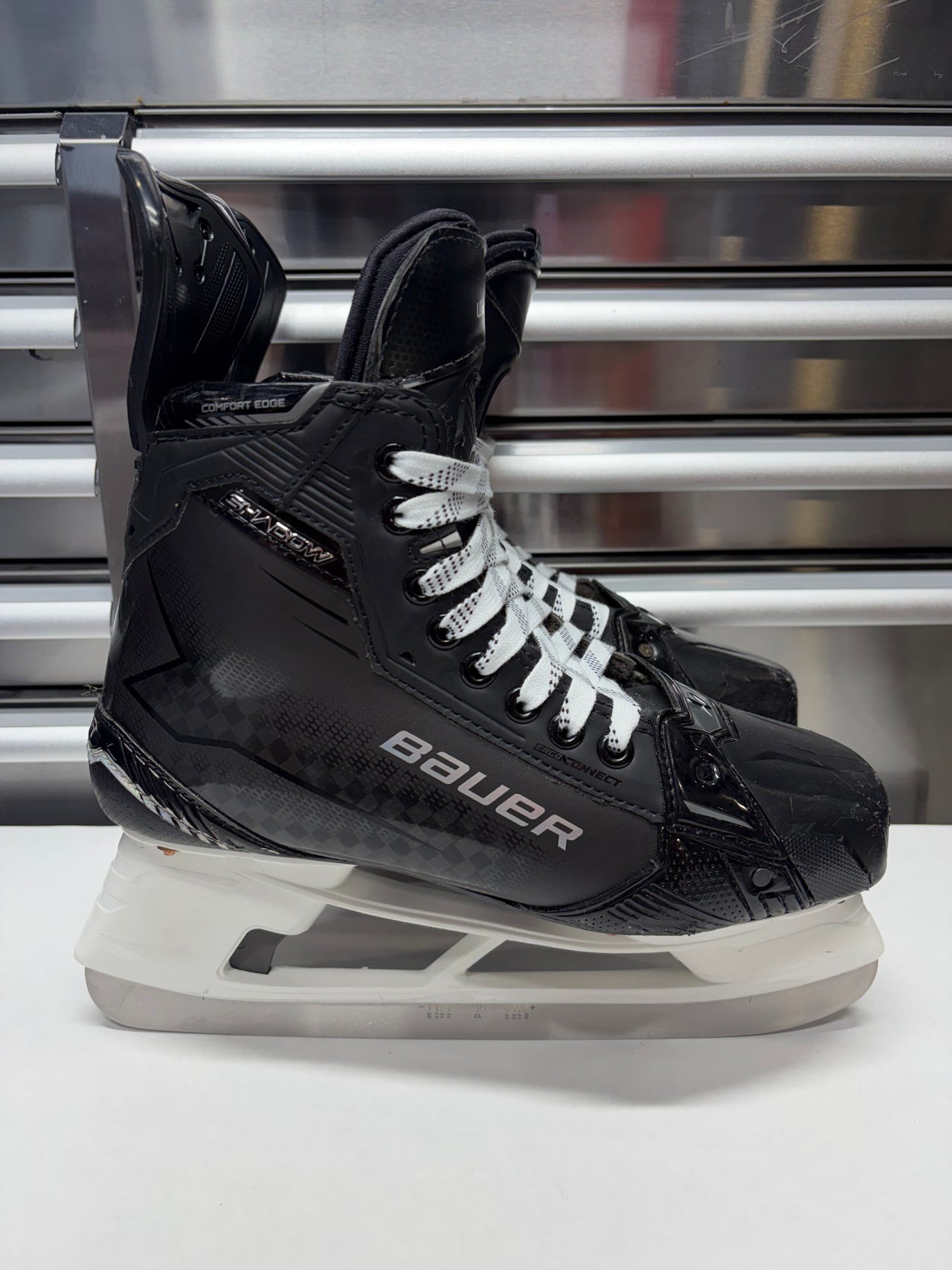 Bauer Shadow Skate Size 9 FIT 2 (Used) TORONTO MAPLE LEAFS Pro Stock