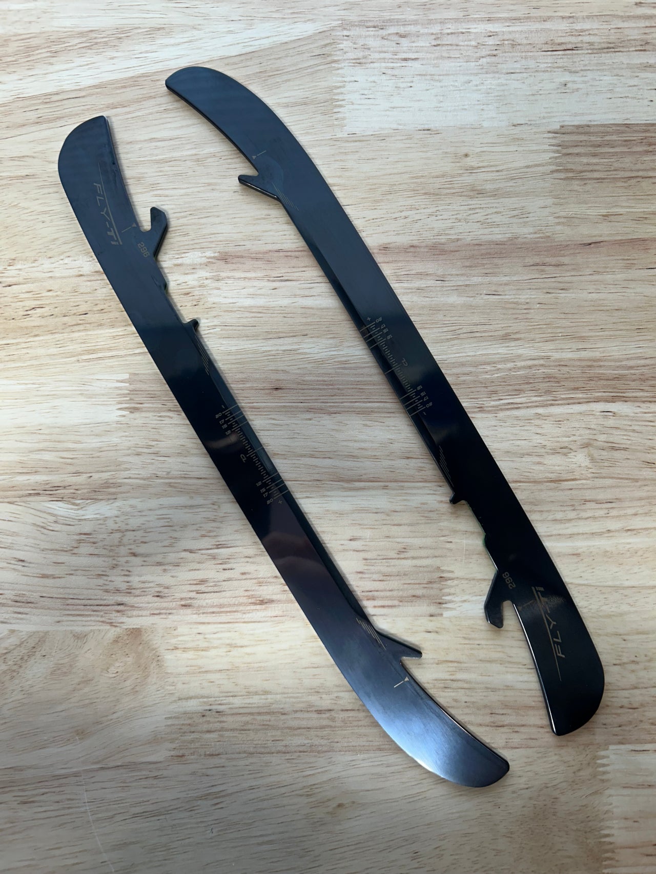 296mm Bauer FLY-TI Used (Like New) NHL Pro Stock (Blade/Runner)