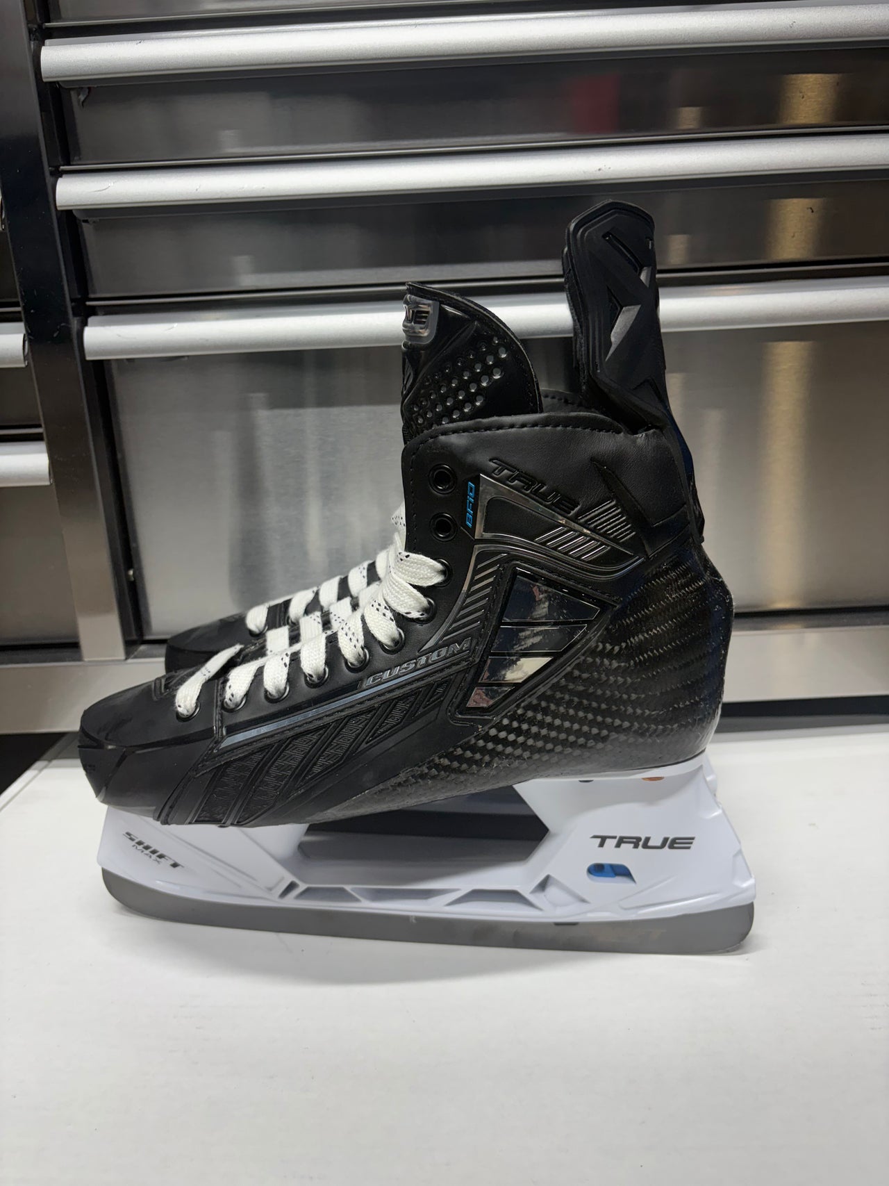 True Hzrdus Pro Skate Size 10 Regular Width OHL Pro Stock (New)
