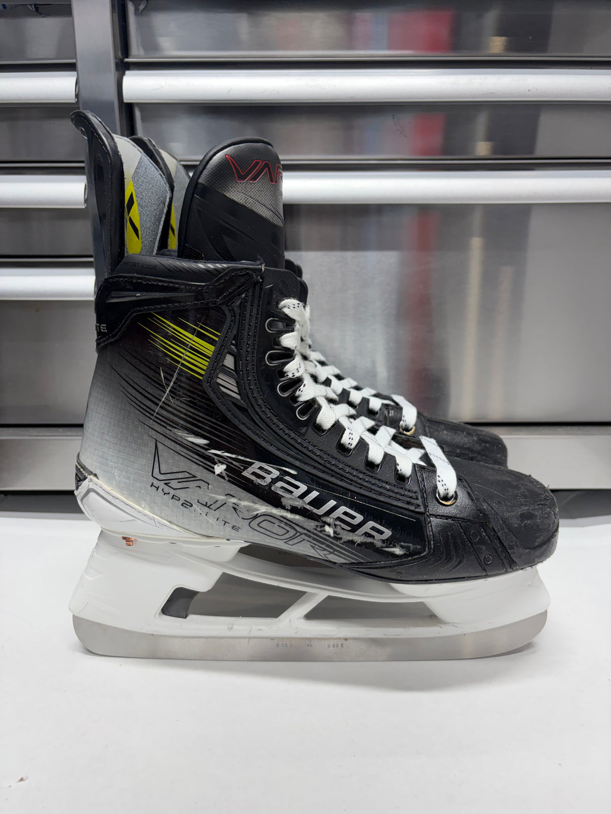 Bauer Hyperlite2 Skate Size 8 FIT 2 (Used) OHL Pro Stock