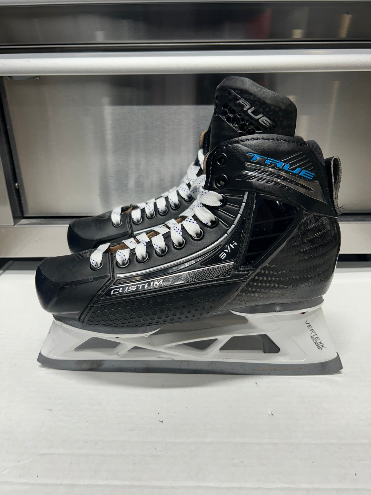 True SVH Two Piece Custom Pro Goalie Skate Size 8 Regular Width Pro Stock (Used)