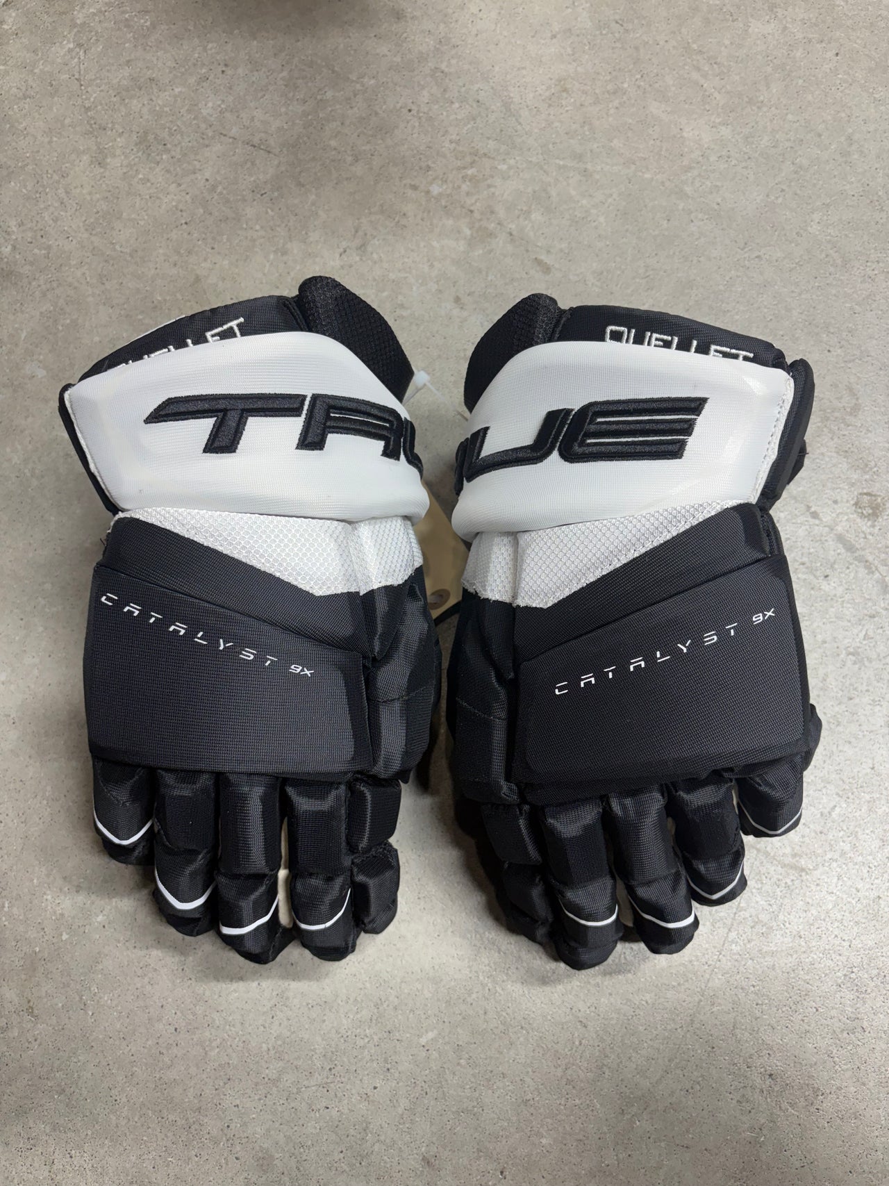 14” True Catalyst 9X Pro Stock Hockey Gloves Pittsburgh Penguins (New)
