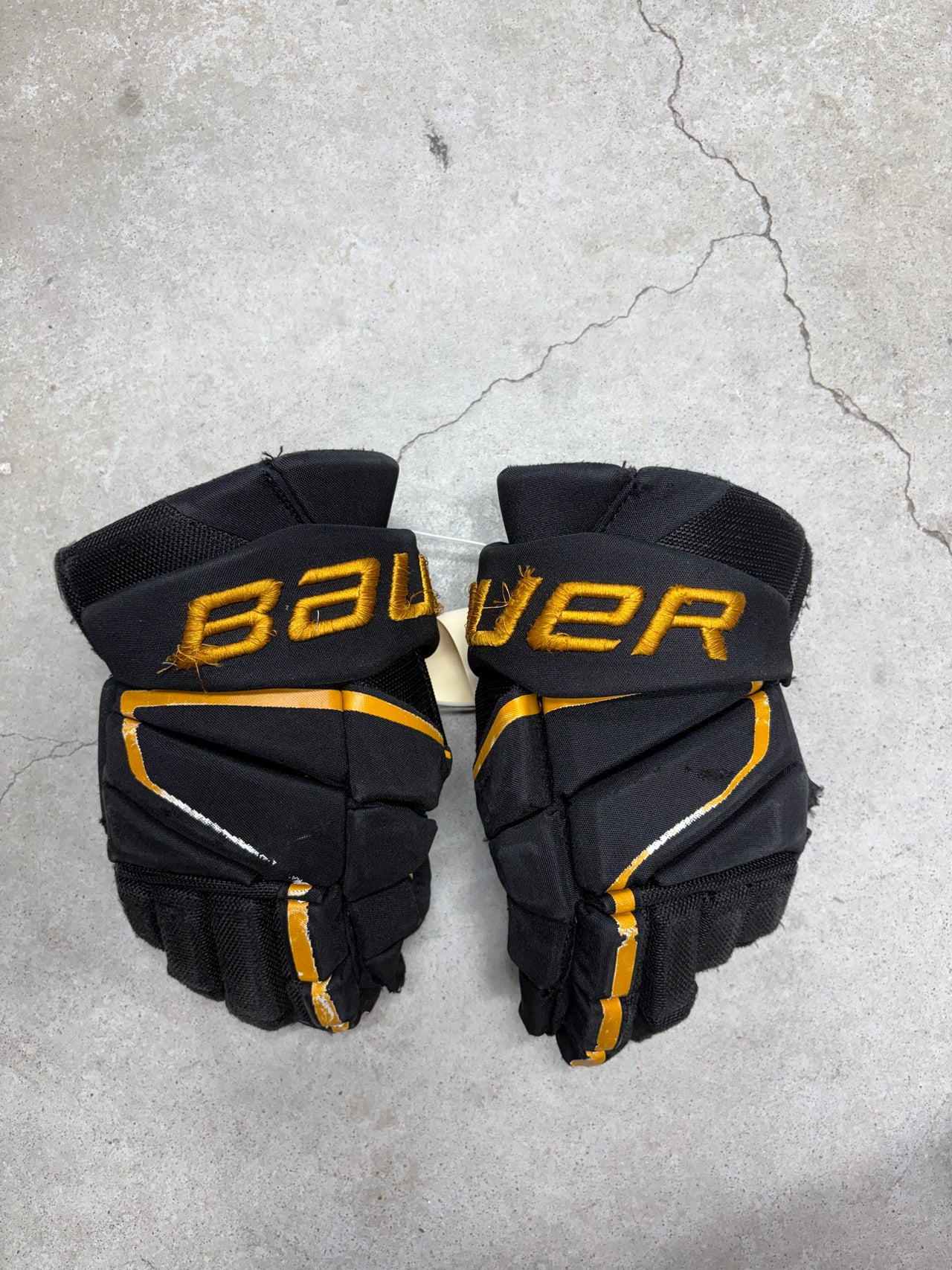 14” Bauer Vapor Hyperlite Gloves NCAA Used