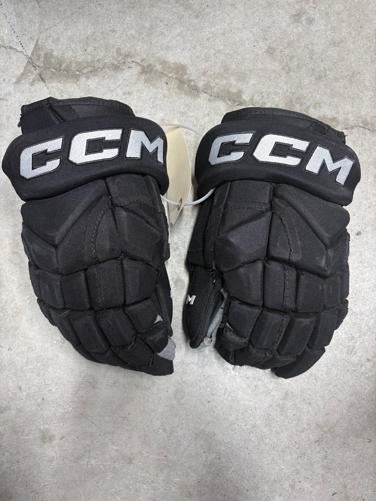 15” CCM HG 12 Pro NHL Dallas Stars Hockey Gloves Used (Like New)