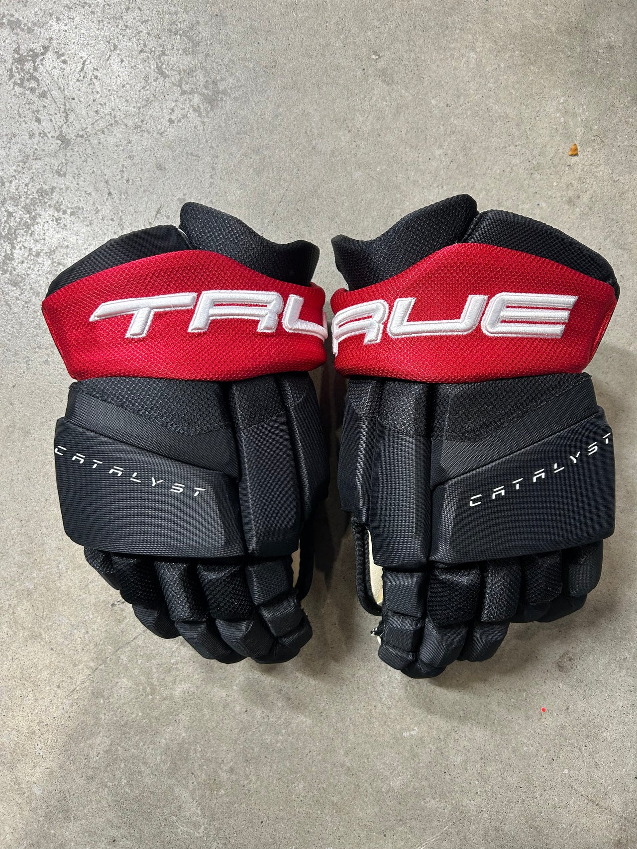 14” True Catalyst 9X Pro Stock Hockey Gloves Ottawa Senators (New)