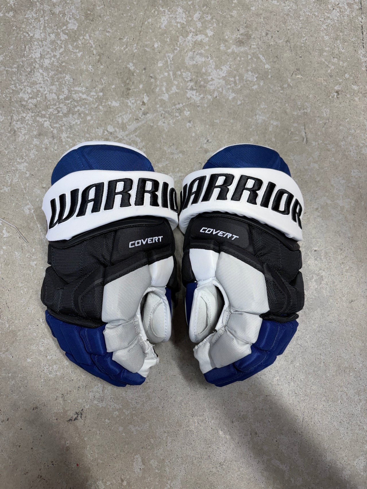 13” Warrior Covert Pro QRE Hockey Gloves (New) Tampa Bay Lightning NHL Pro Stock