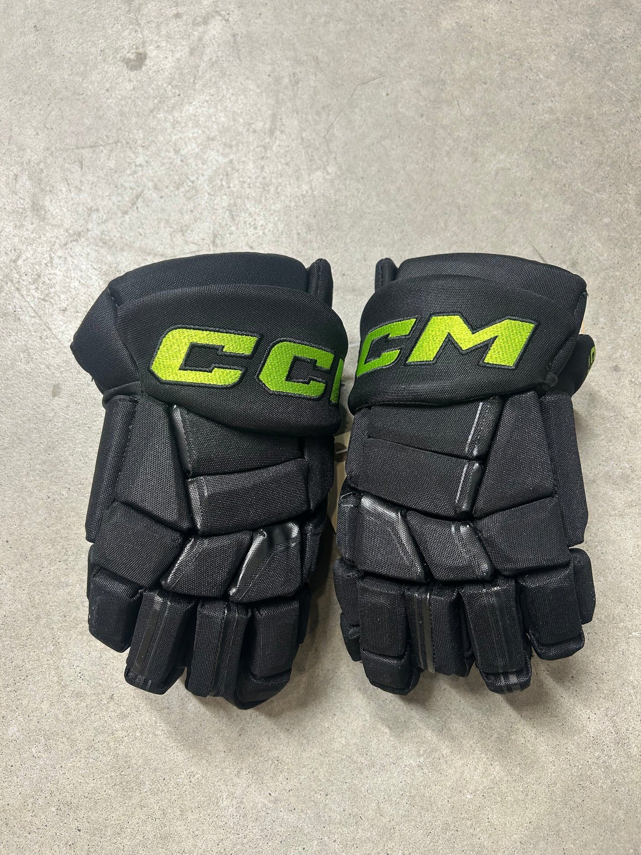 14” CCM HGQL Dallas Stars Pro Stock Hockey Gloves (New)