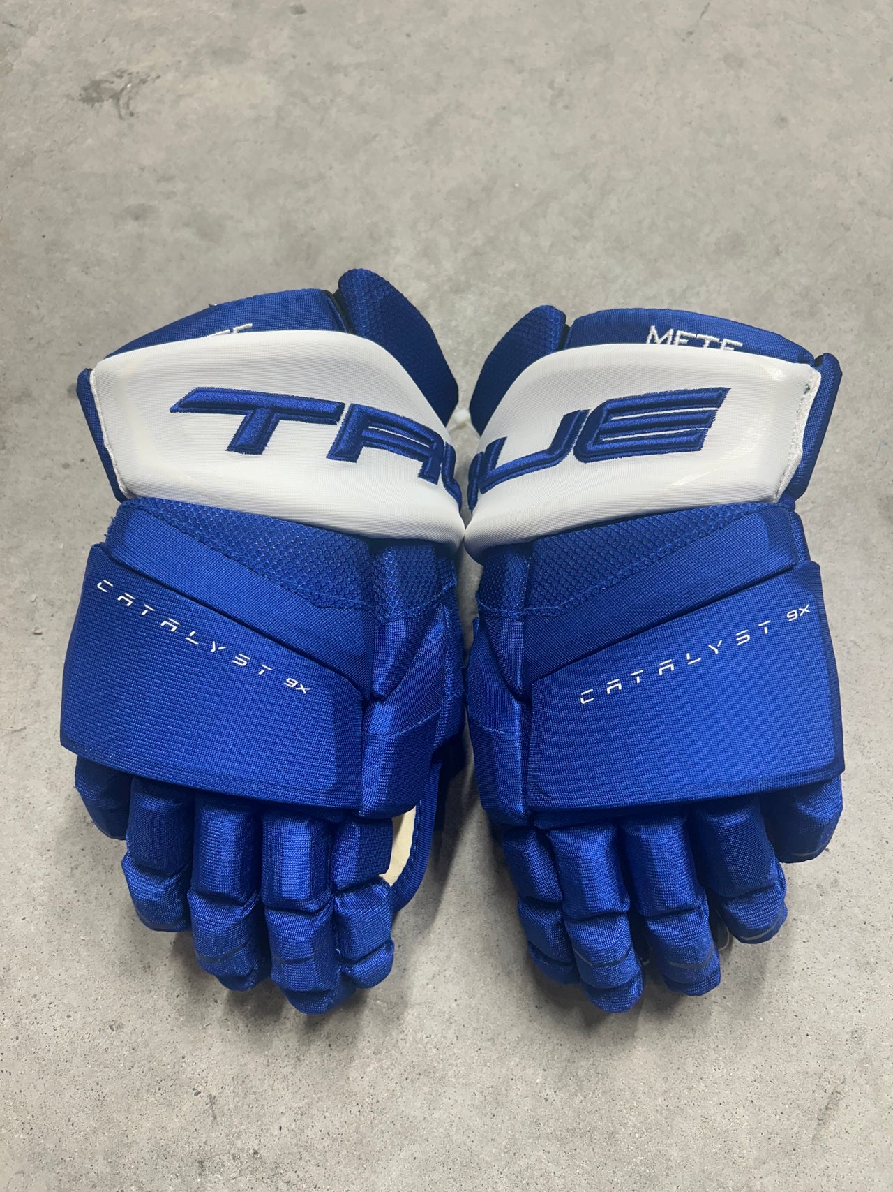 14” True Catalyst 9X Pro Stock Hockey Gloves Toronto Maple Leafs (New)