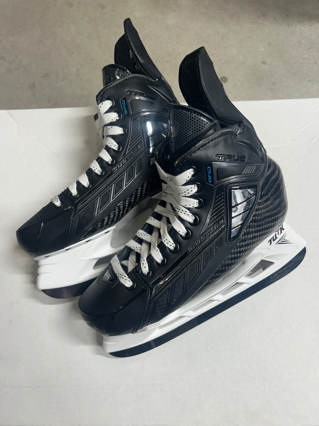 True SVH Pro Custom Skate Size 8 New Regular Width NHL Pro Stock