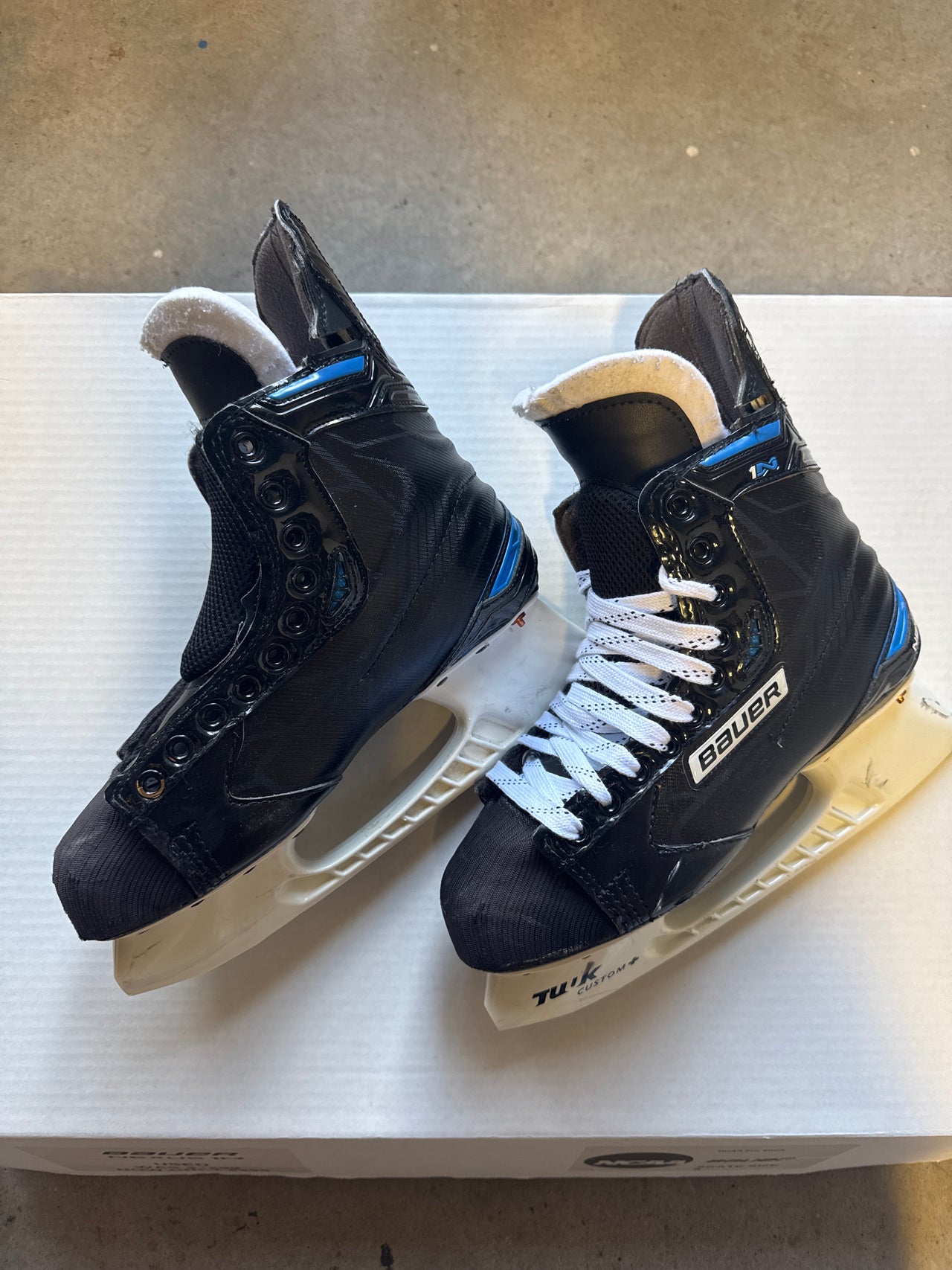 Bauer Nexus 1N Skate Used Size 8 Regular Width NCAA Pro Stock