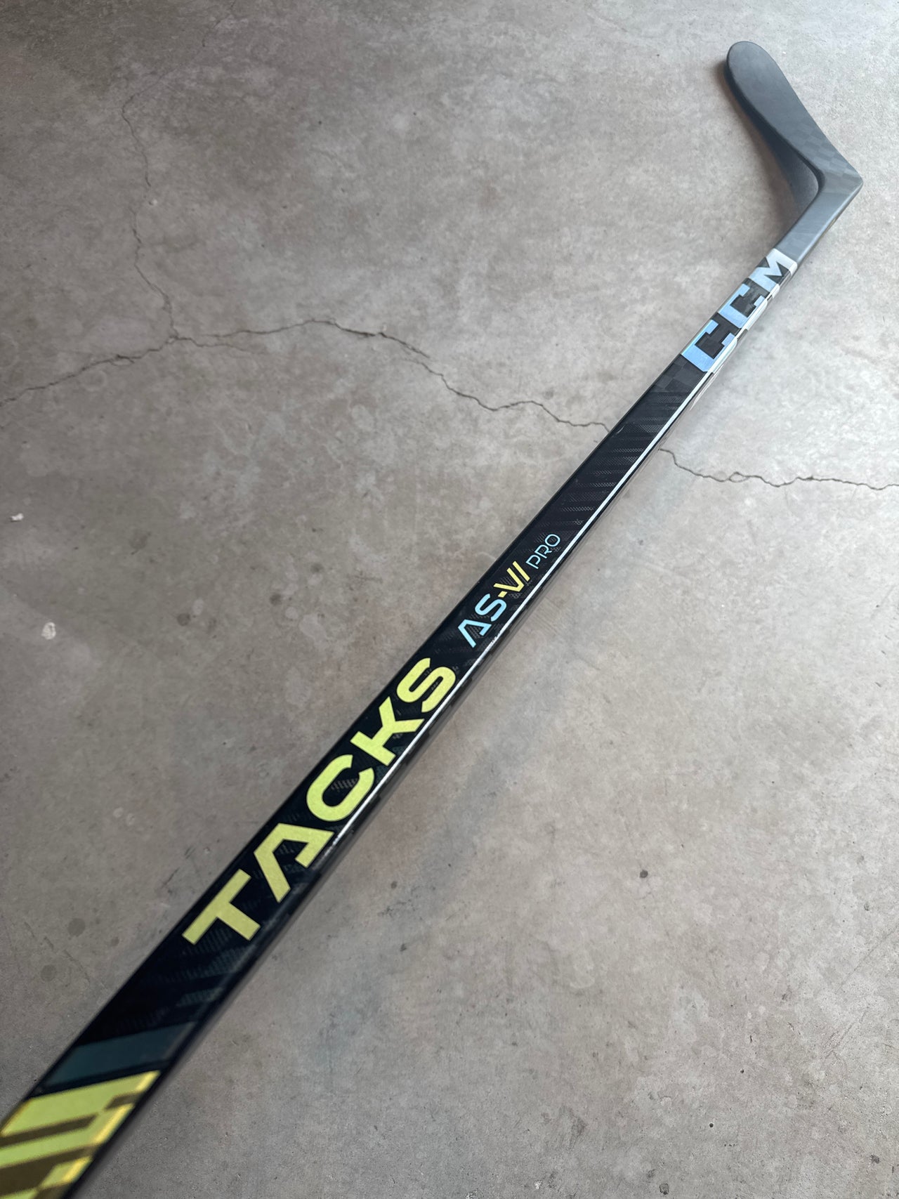 CCM AS-VI PRO - 75 FLEX - P28 - LEFT HAND - NEW