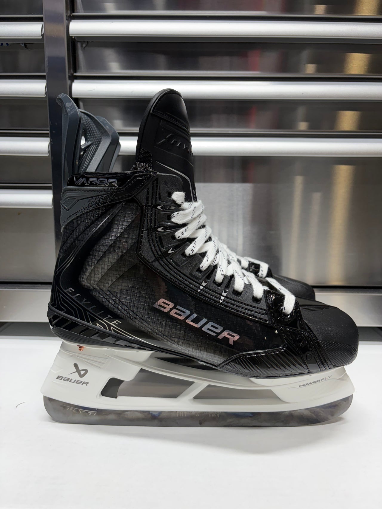 Bauer Vapor Flylite Skate Size 9 FIT 3 (New) NHL Pro Stock